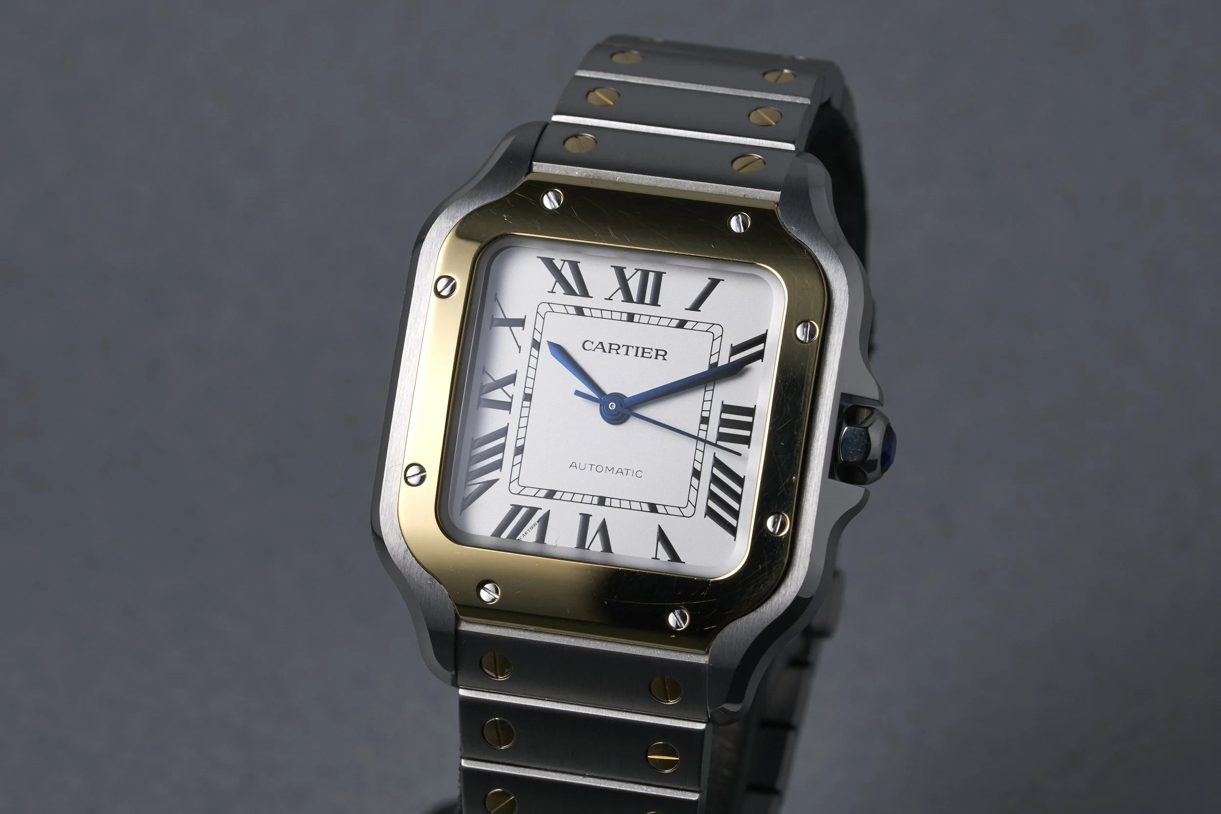 cartier-santos.medium.twotone.boxpapers-W2SA0016-silver.dial-2026-oysterpalace-OP2274-03.jpg