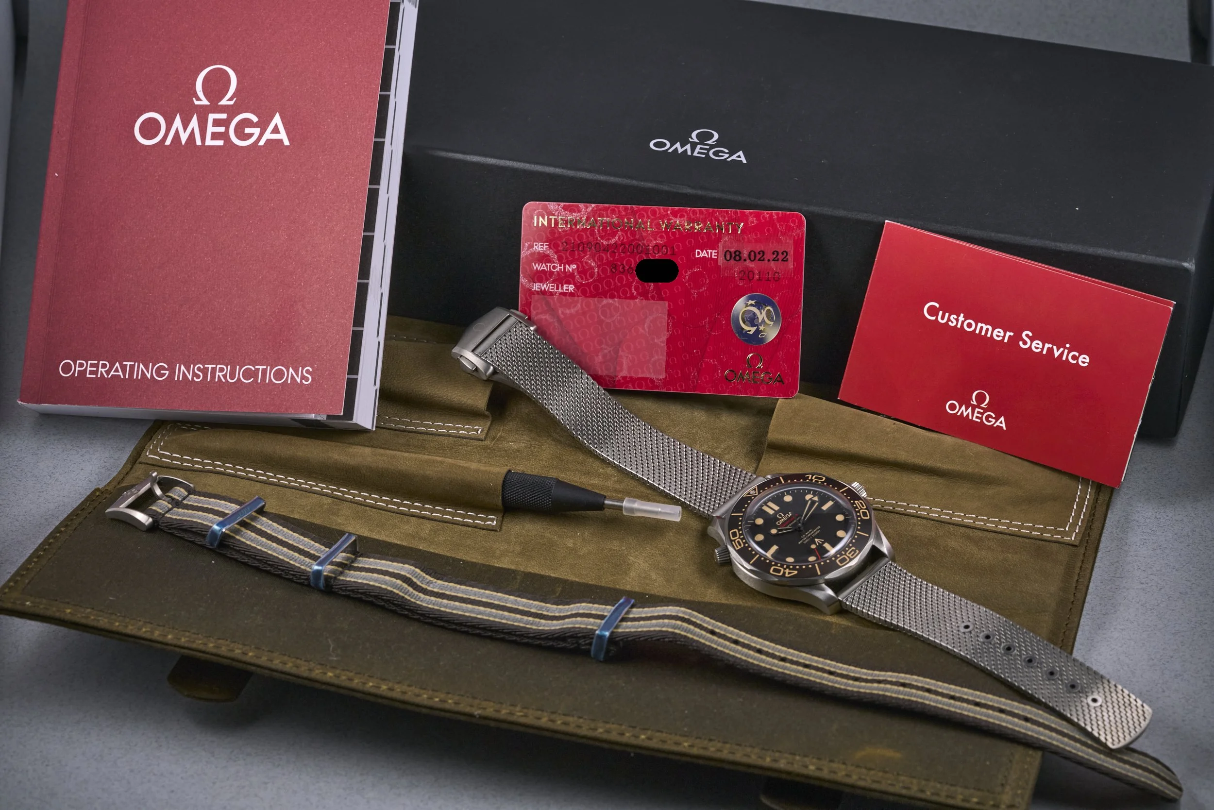 omega-seamaster.NTTD.boxpapers-210.90.42.20.01.001-brown.dial-2022-oysterpalace-OP2265-09.jpg