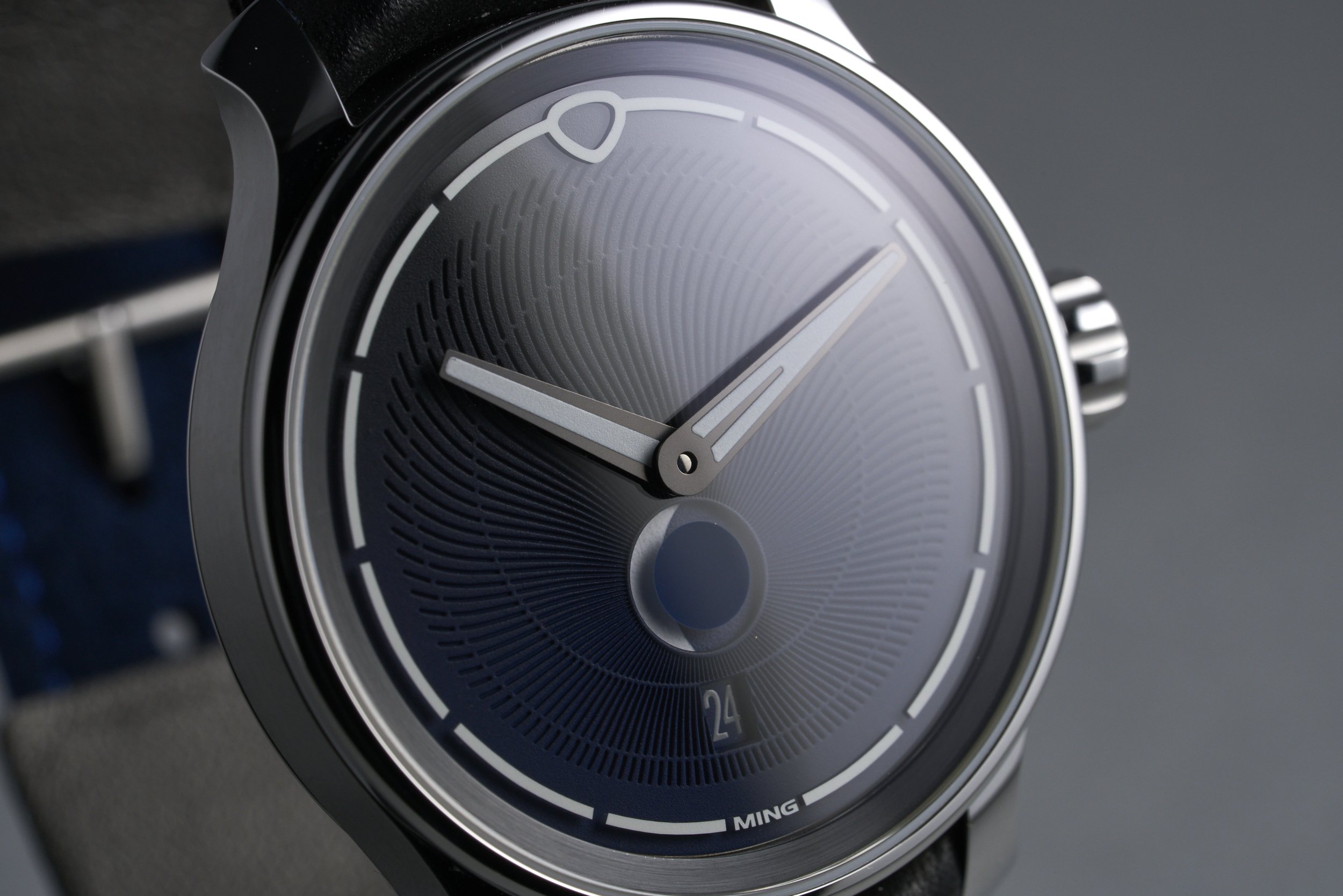 ming-moon.boxpapers-37.05-blue.dial-2024-oysterpalace-OP2152-04.jpg