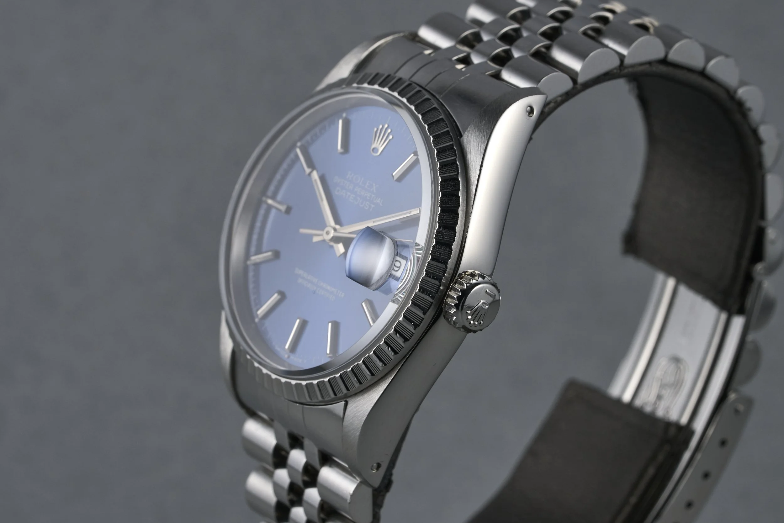 rolex-datejust-16220-blue.dial-1991.X-oysterpalace-OP2176-07.jpg