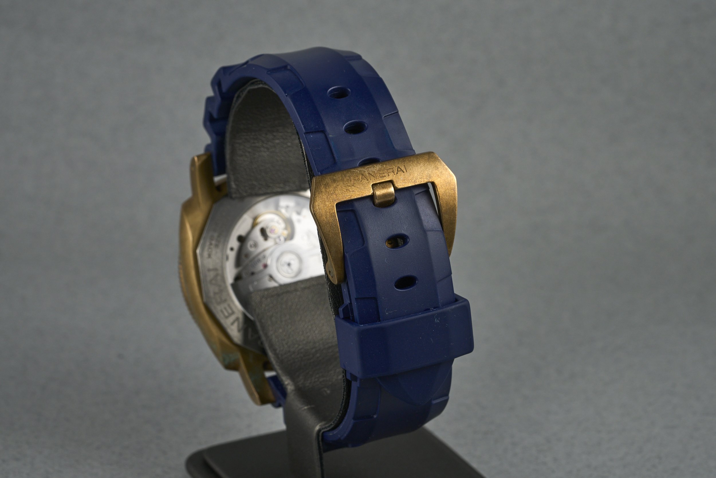 panerai-submersible.bronze.boxpapers-PAM01074-blue.dial-2023-oysterpalace-OP2154-07.jpg