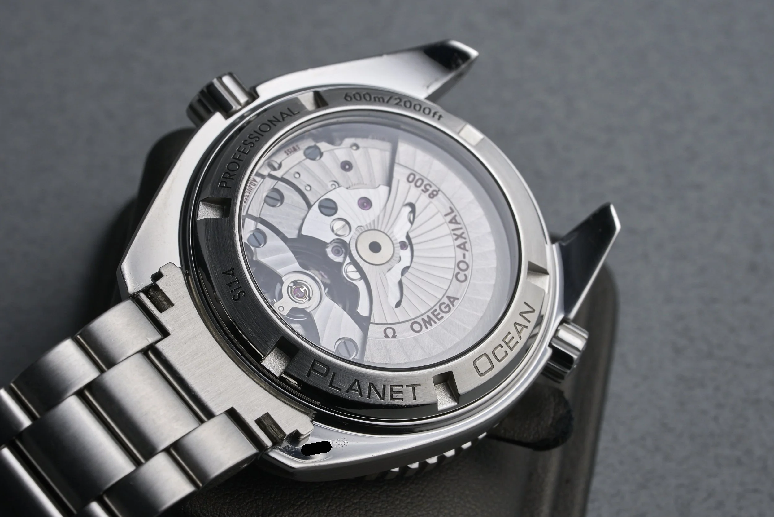 omega-seamaster-232.32.42.21.04.001-white.dial-2012-oysterpalace-OP2309-09.jpg