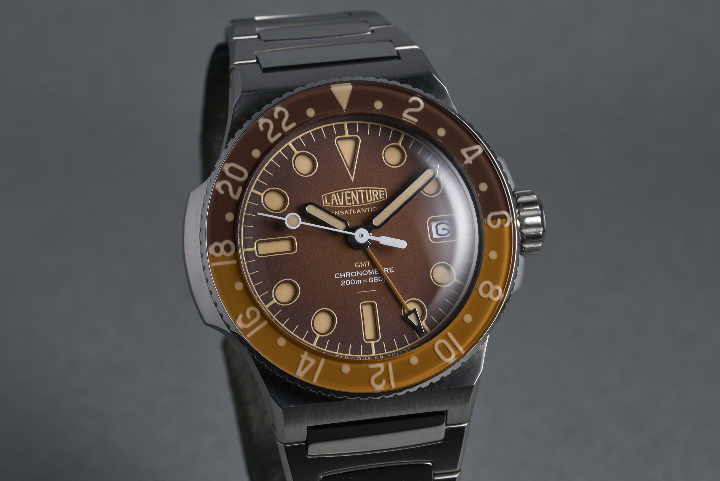 laventure-transatlantiqueII.boxpapers-gmt-brown.dial-2025-oysterpalace-OP2160-02.jpg