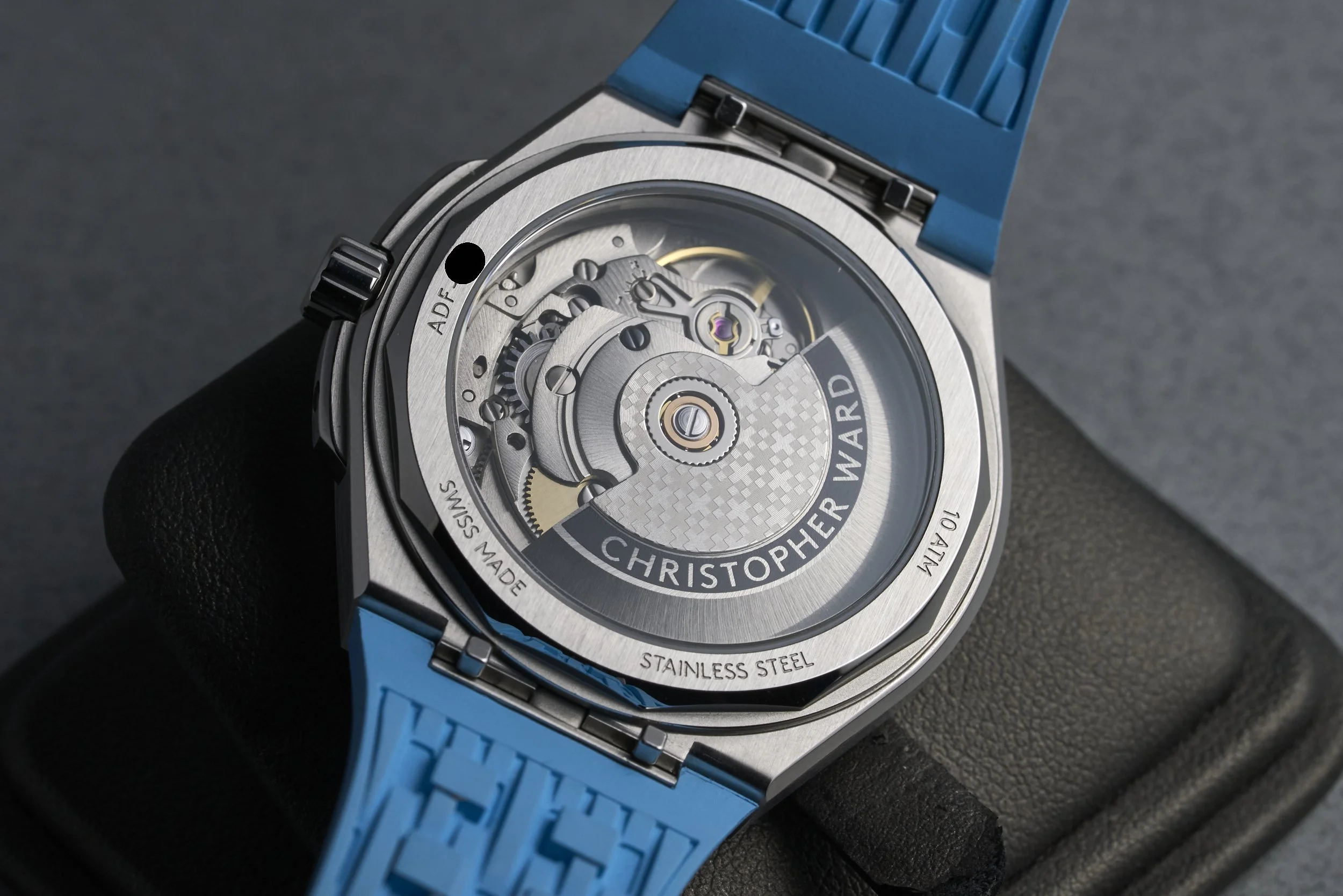 christopherward-twelve.boxpapers-glacierblue-blue.dial-2023-oysterpalace-OP2254-08.jpg
