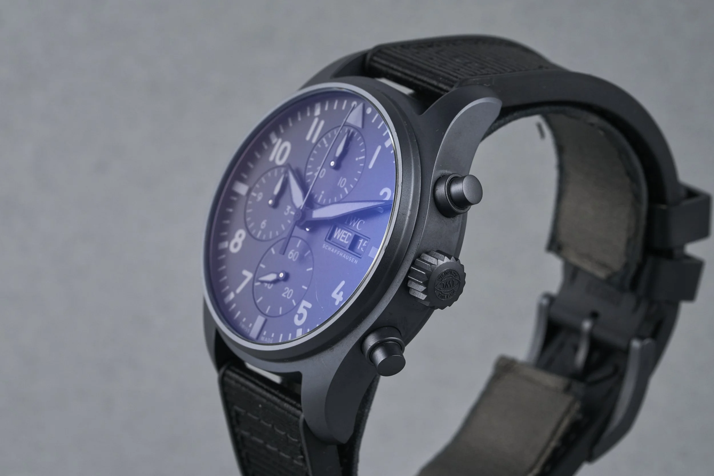 iwc-pilots.watch.chrono.ceratanium.boxpapers-IW388106-black.dial-2022-oysterpalace-OP2316-06.jpg