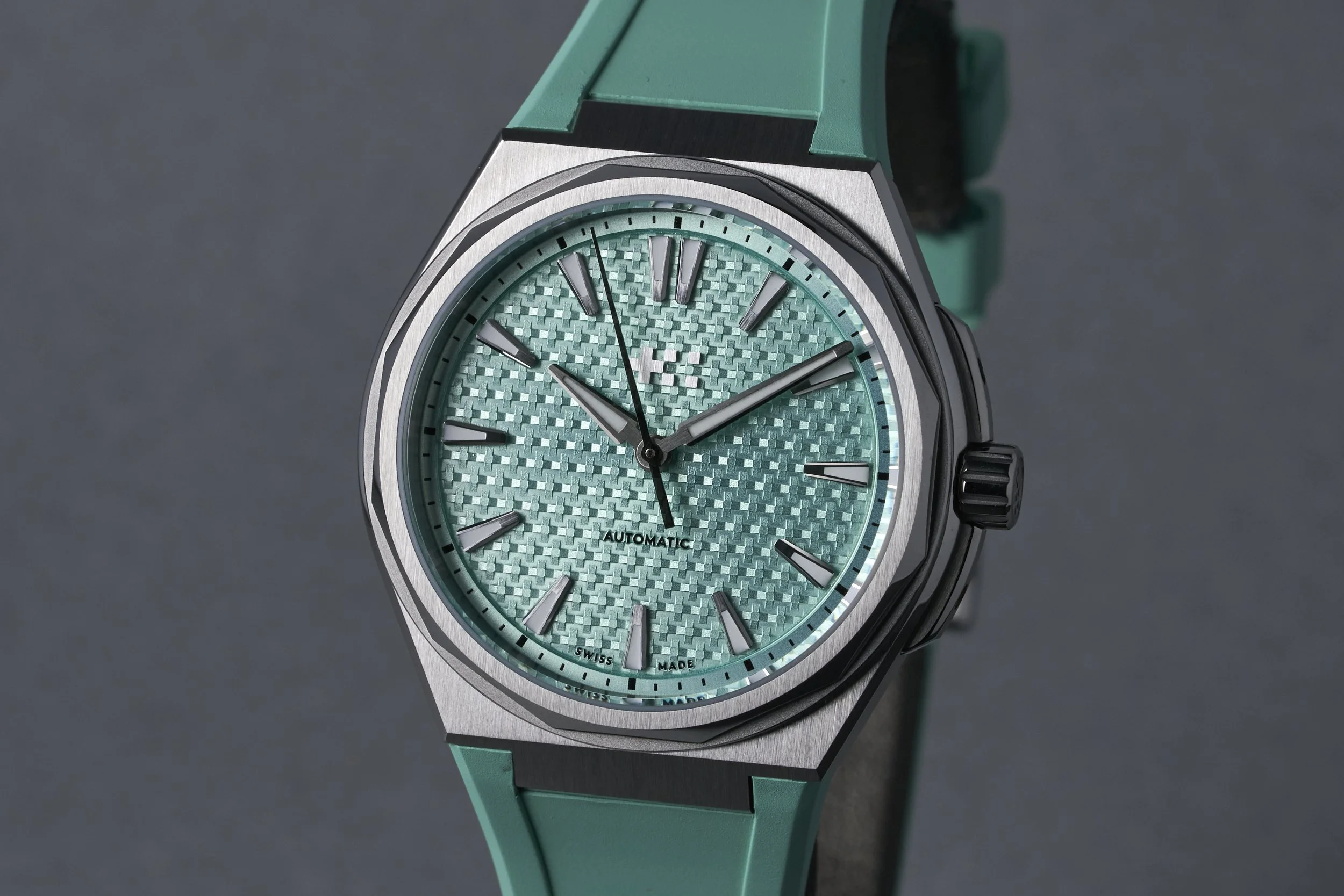 chistopherward-twelve.boxpapers-frostedlichen-mint.dial-2023-oysterpalace-OP2256-03.jpg
