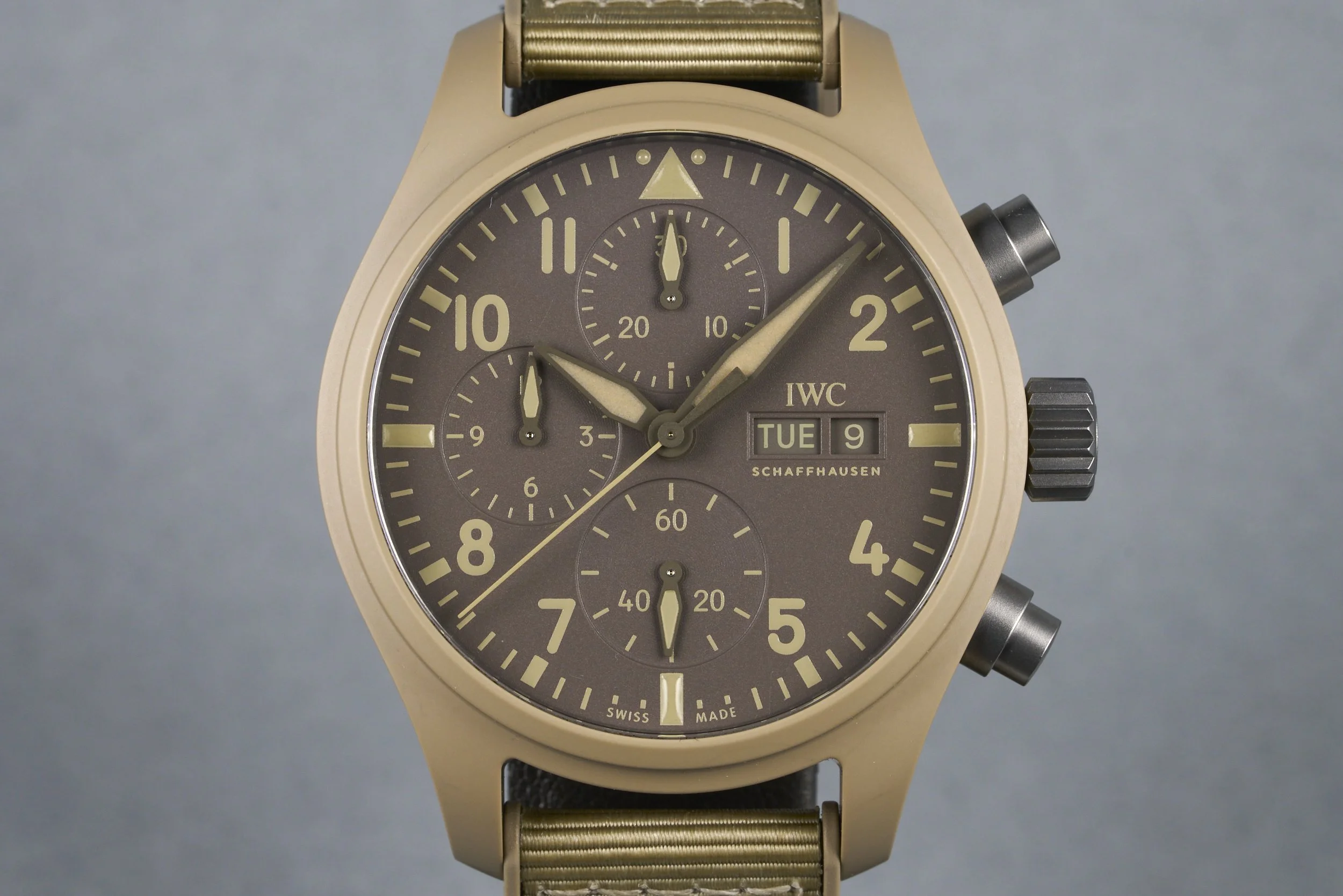 iwc-Pilots.Watch.Chronograph.41.TOPGUN.Mojave.Desert.boxpapers-IW389402-brown.dial-2023-oysterpalace-OP2271-01.jpg