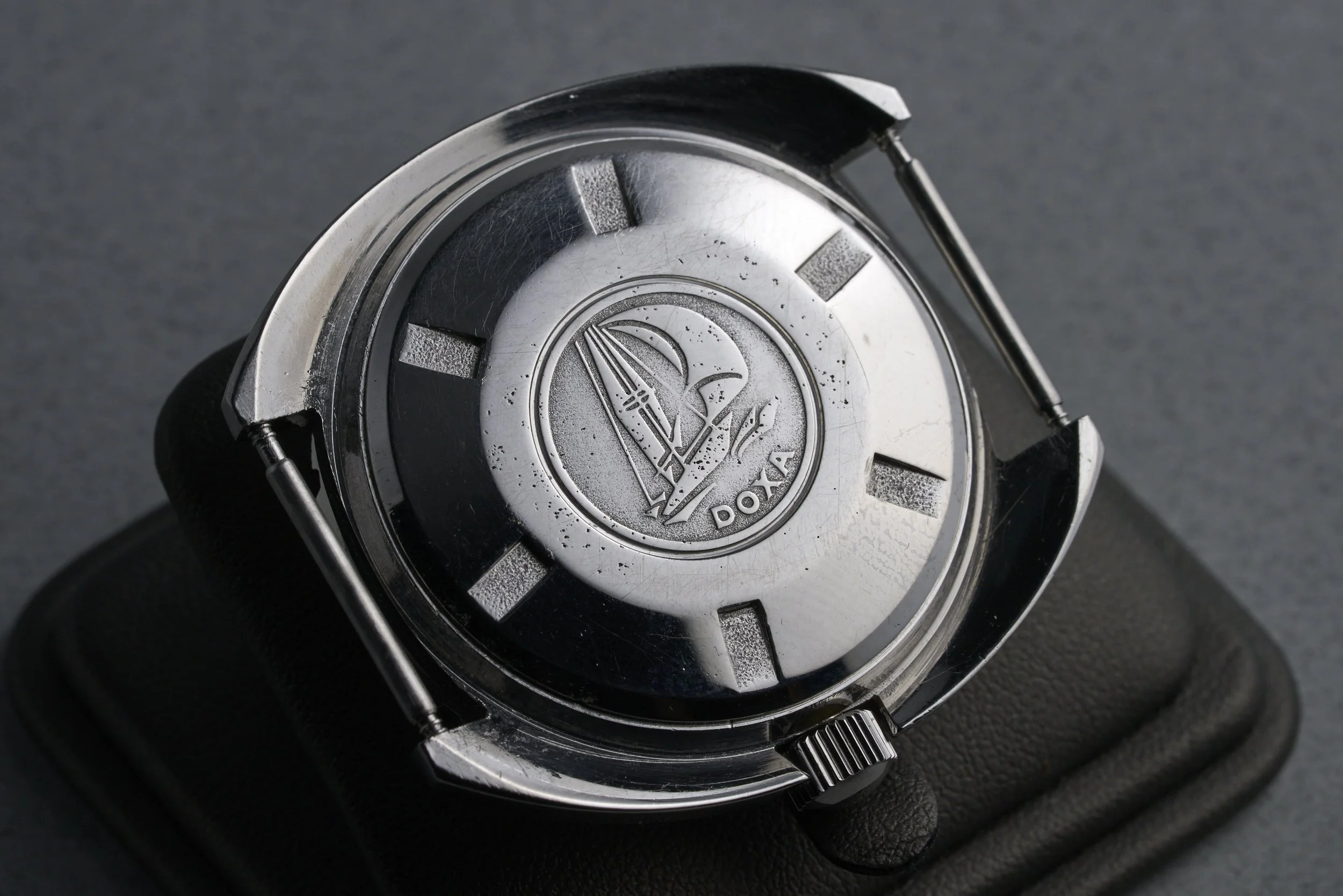 doxa-sub300-searambler-silver.dial-1970s-oysterpalace-OP2156-08.jpg