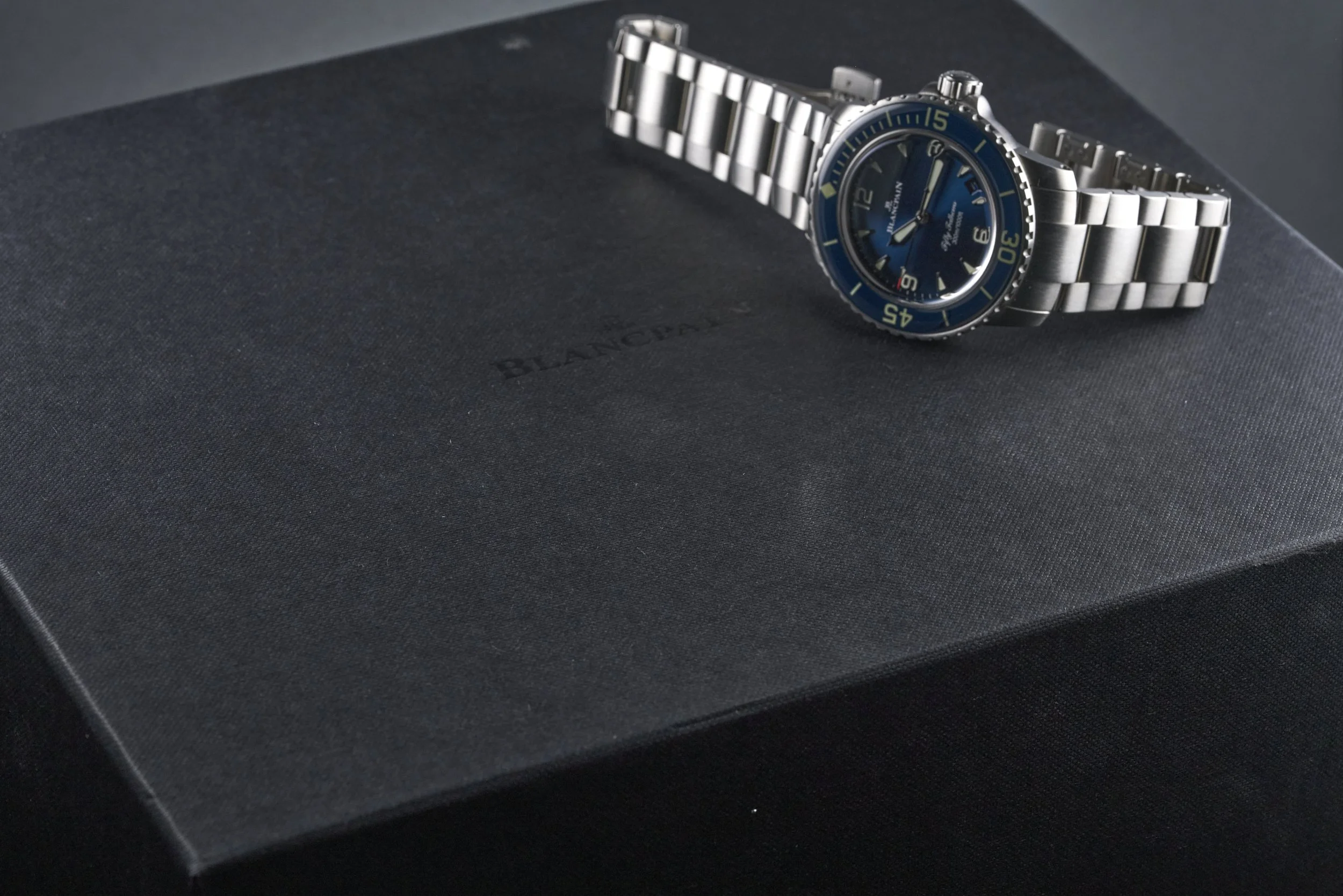 blancpain-fifty.fathoms.titanium.boxpapers-5010.12B40.98S-blue.dial-2024-oysterpalace-OP2299-10.jpg
