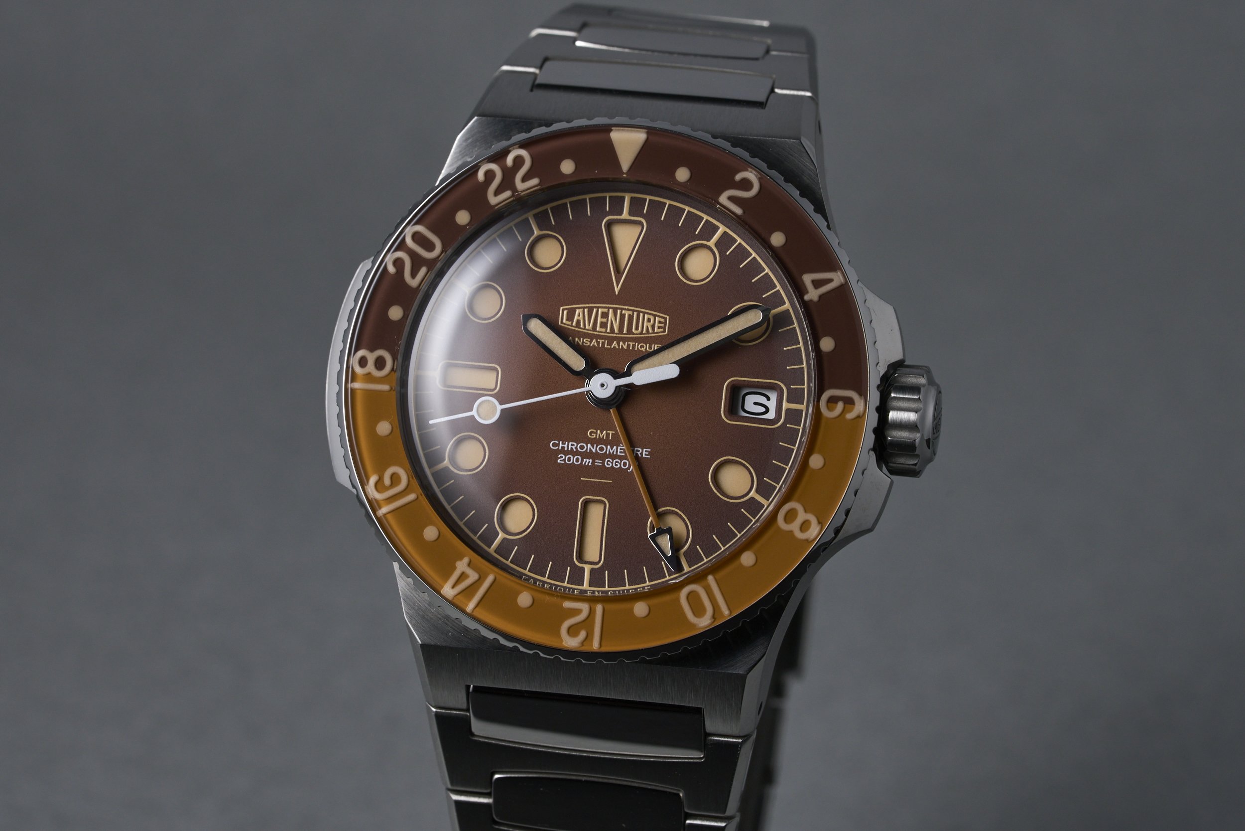 laventure-transatlantiqueII.boxpapers-gmt-brown.dial-2025-oysterpalace-OP2160-03.jpg