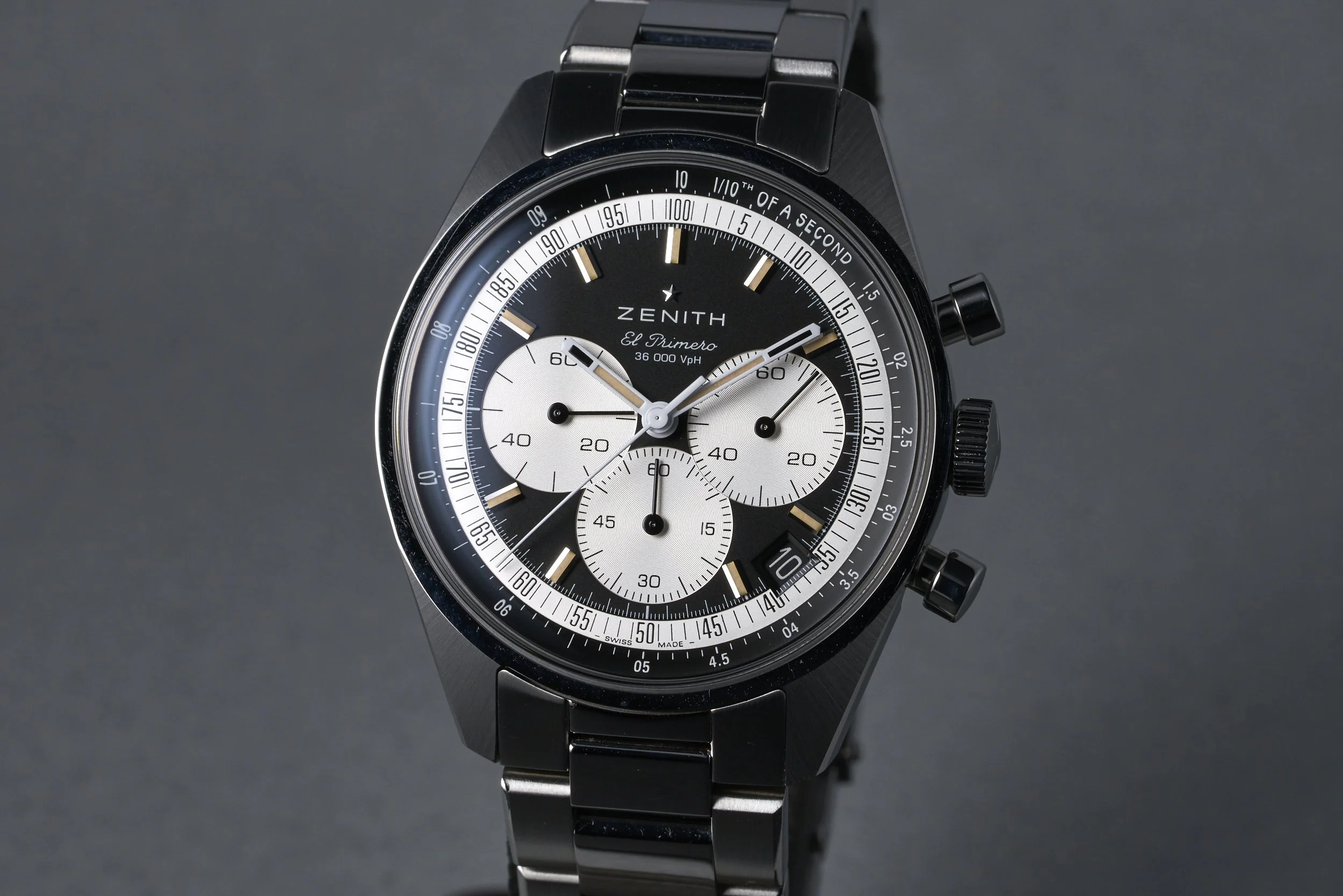 zenith-chronomaster.original.boxpaper-03.3200.3600.21.m3200-reverse.panda.dial-2022-oysterpalace-OP2183-03.jpg