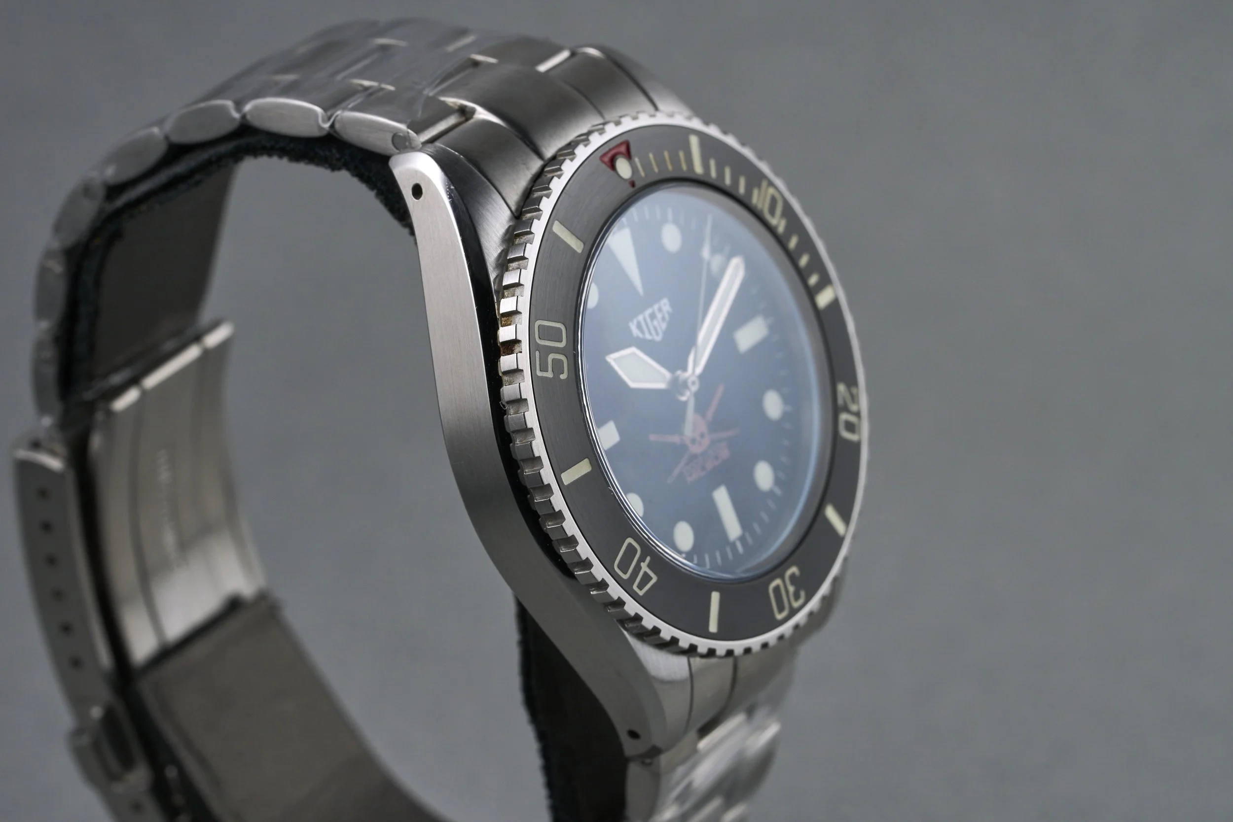 kiger-milsub.limeted.edition.box-milsub-black.dial-2019-oysterpalace-OP2295-06.jpg