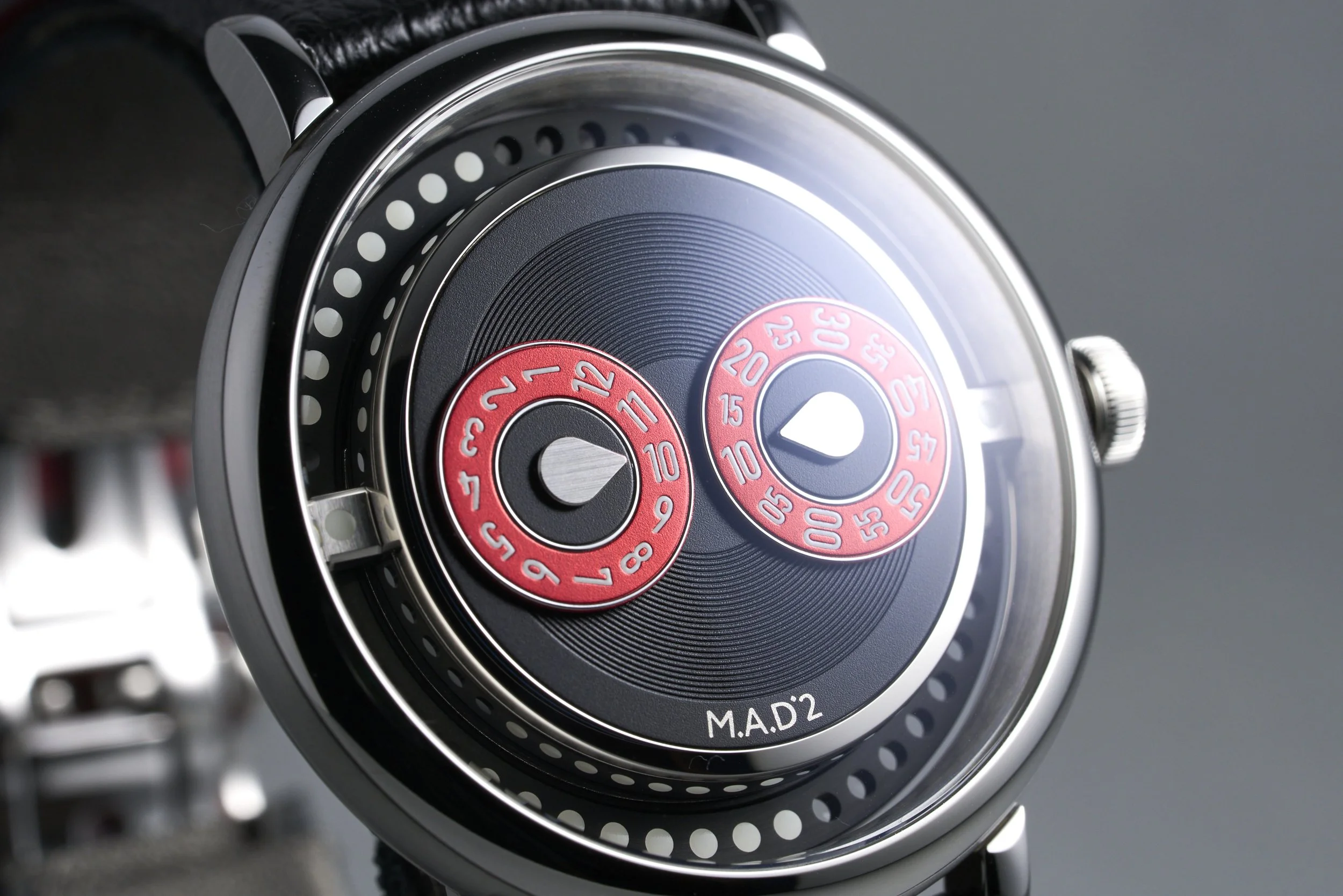 M.A.D.-M.A.D.2R&B.Boxpapers-MAD2R&B-black.dial-2025-oysterpalace-OP2329-04.jpg