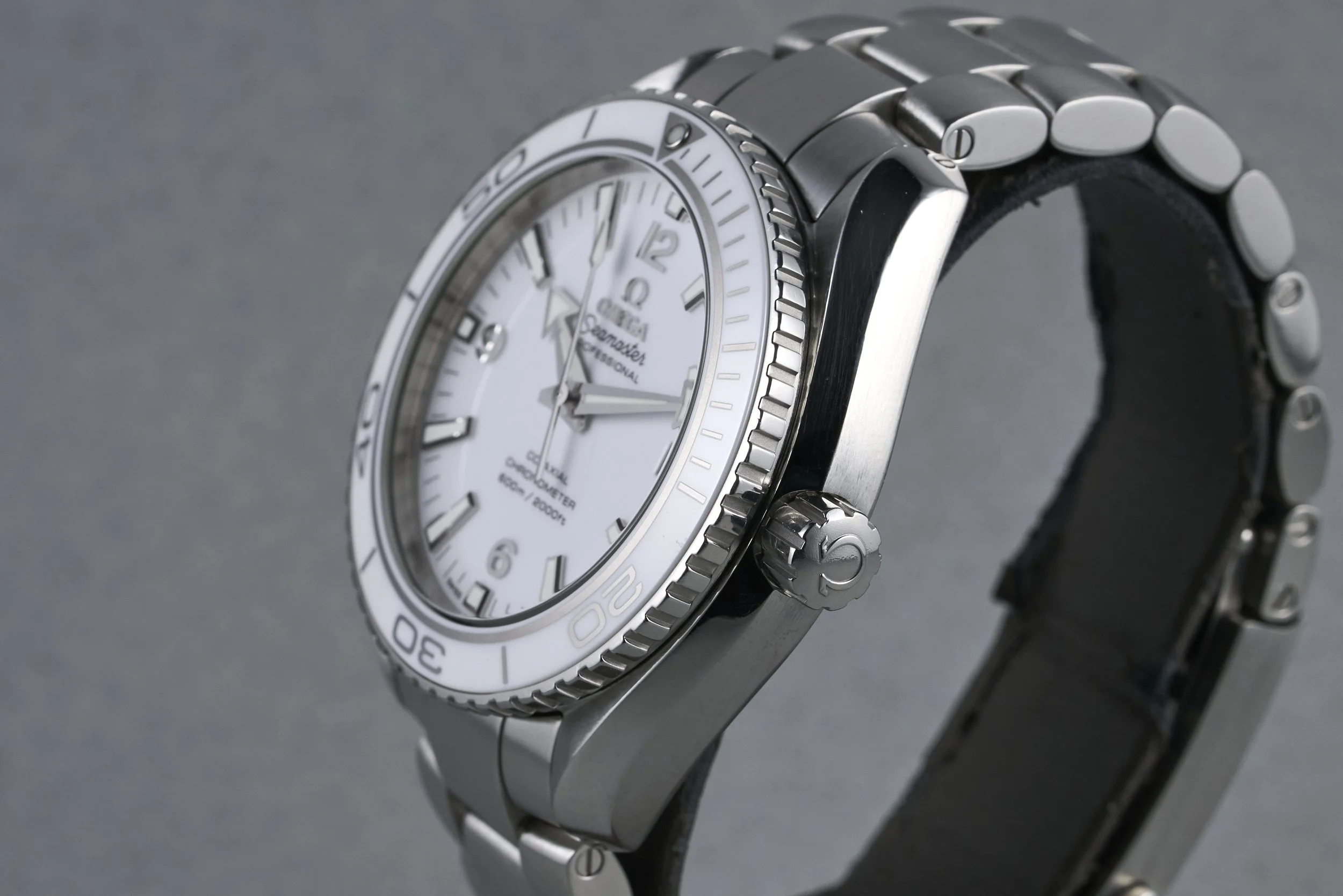 omega-seamaster-232.32.42.21.04.001-white.dial-2012-oysterpalace-OP2309-06.jpg