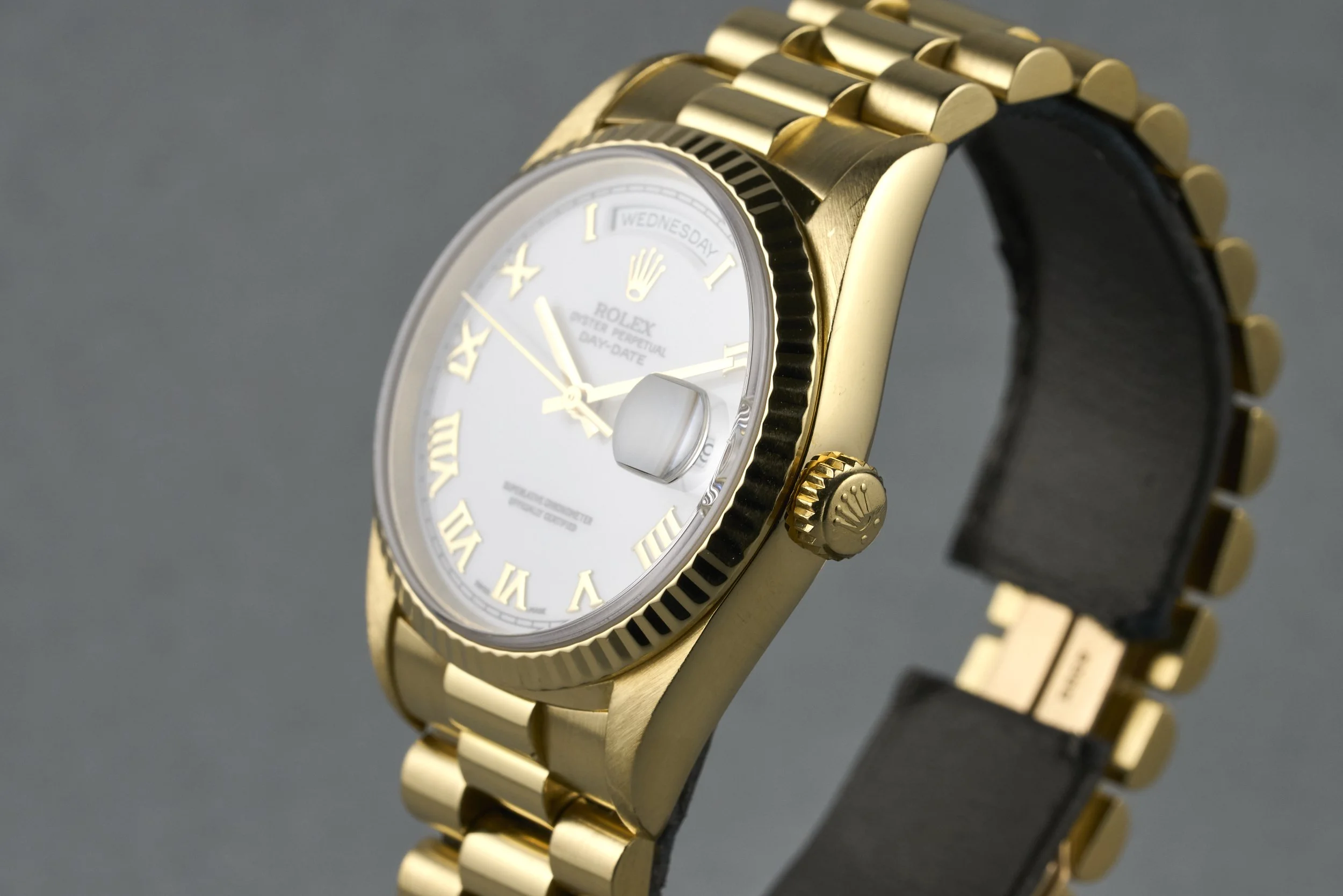 rolex-daydate.yellowgold.box-18238-white.roman.dial-1995.T-oysterpalace-OP2307-06.jpg