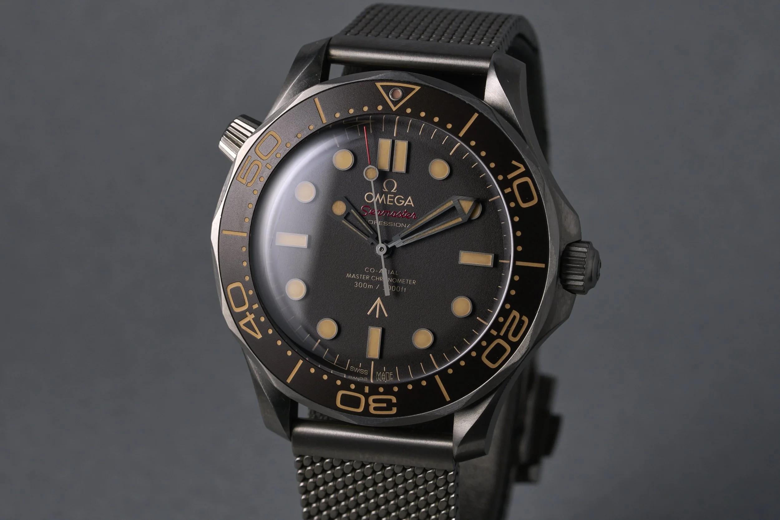 omega-seamaster.NTTD.boxpapers-210.90.42.20.01.001-brown.dial-2022-oysterpalace-OP2265-03.jpg