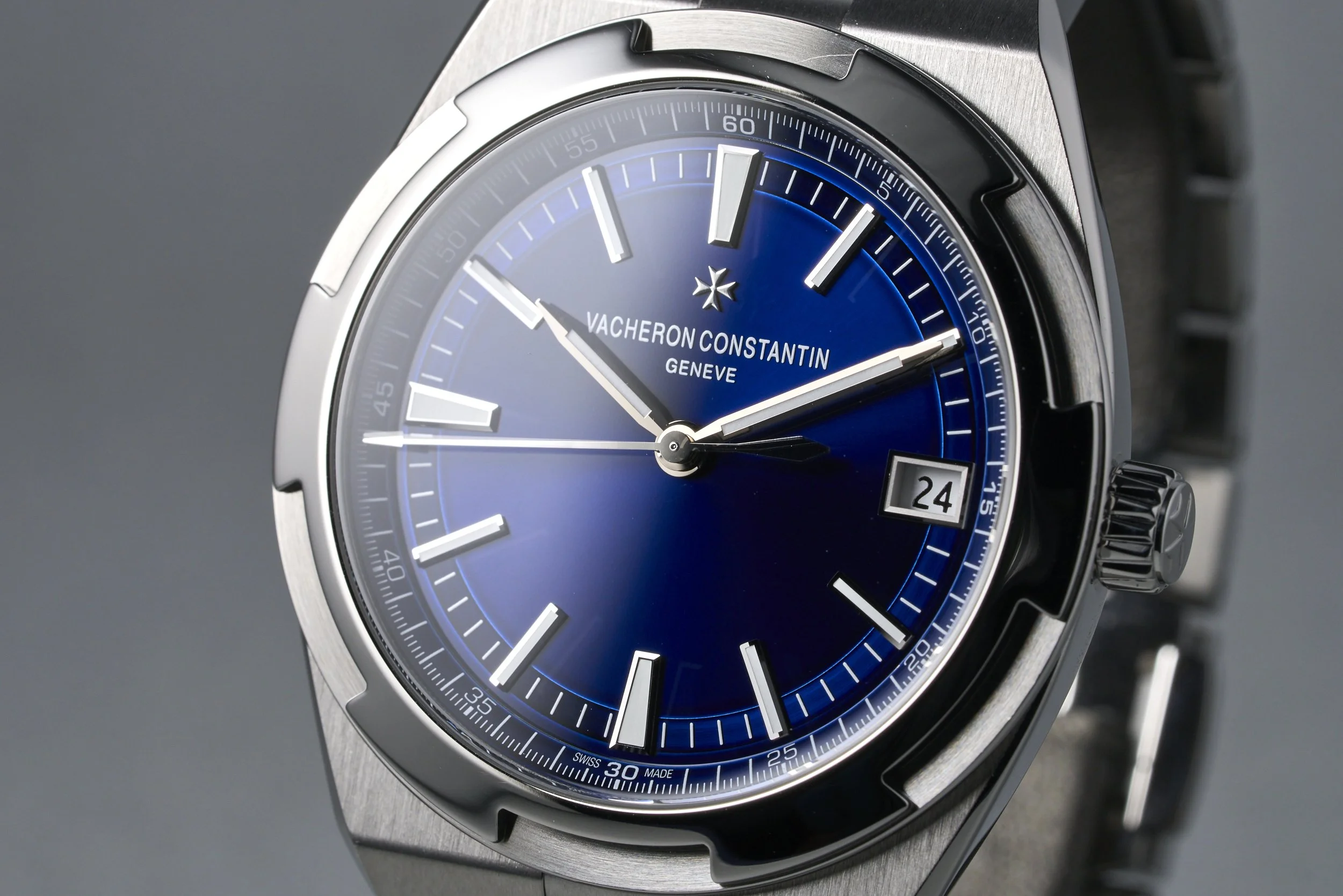 VacheronConstantin-overseas.boxpapers-4500v-blue.dial-2021-oysterpalace-OP2298-04.jpg