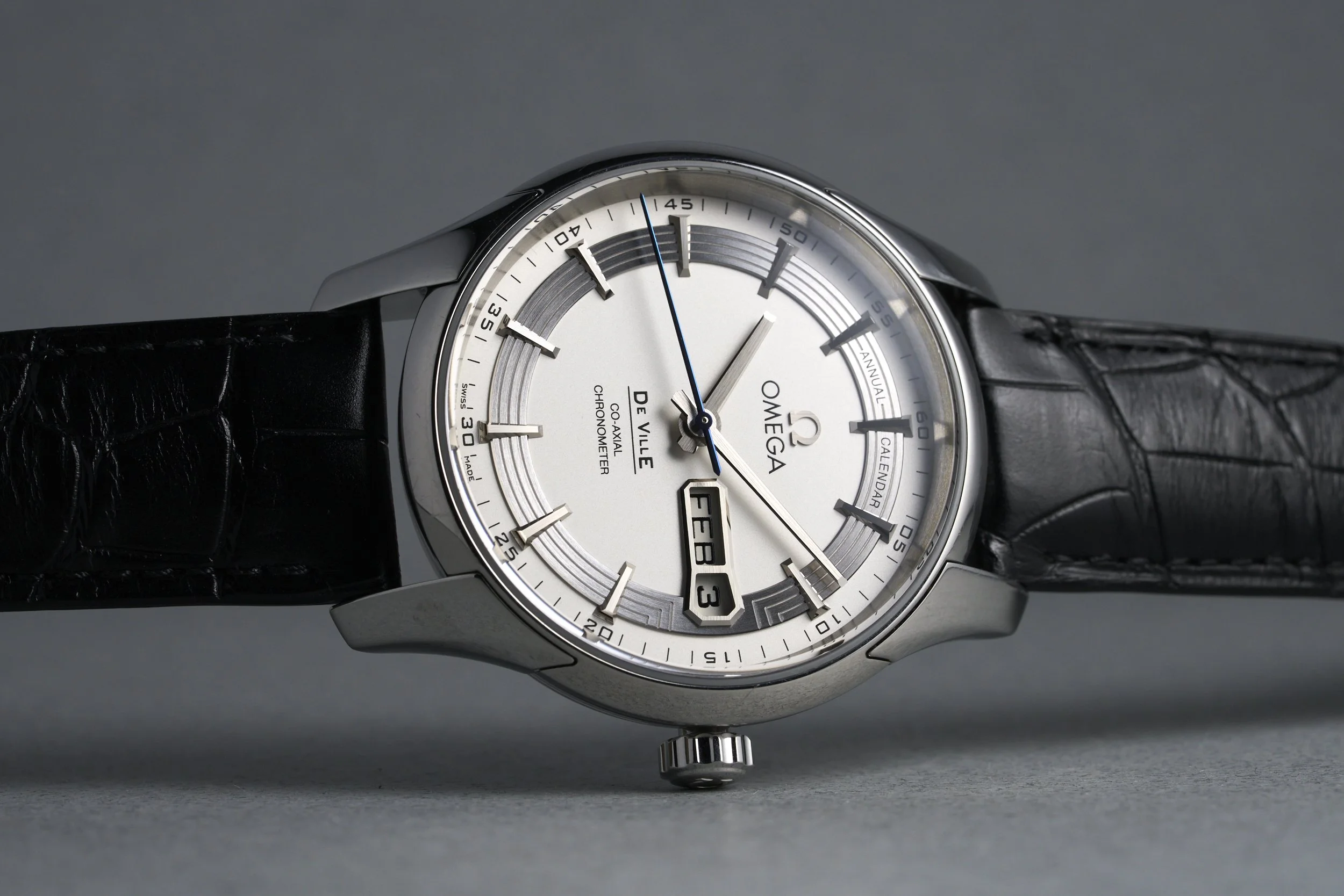 omega-DeVille.hour.vision.boxpapers-431.33.41.22.02.001-silver.dial-2019-oysterpalace-OP2323-10.jpg