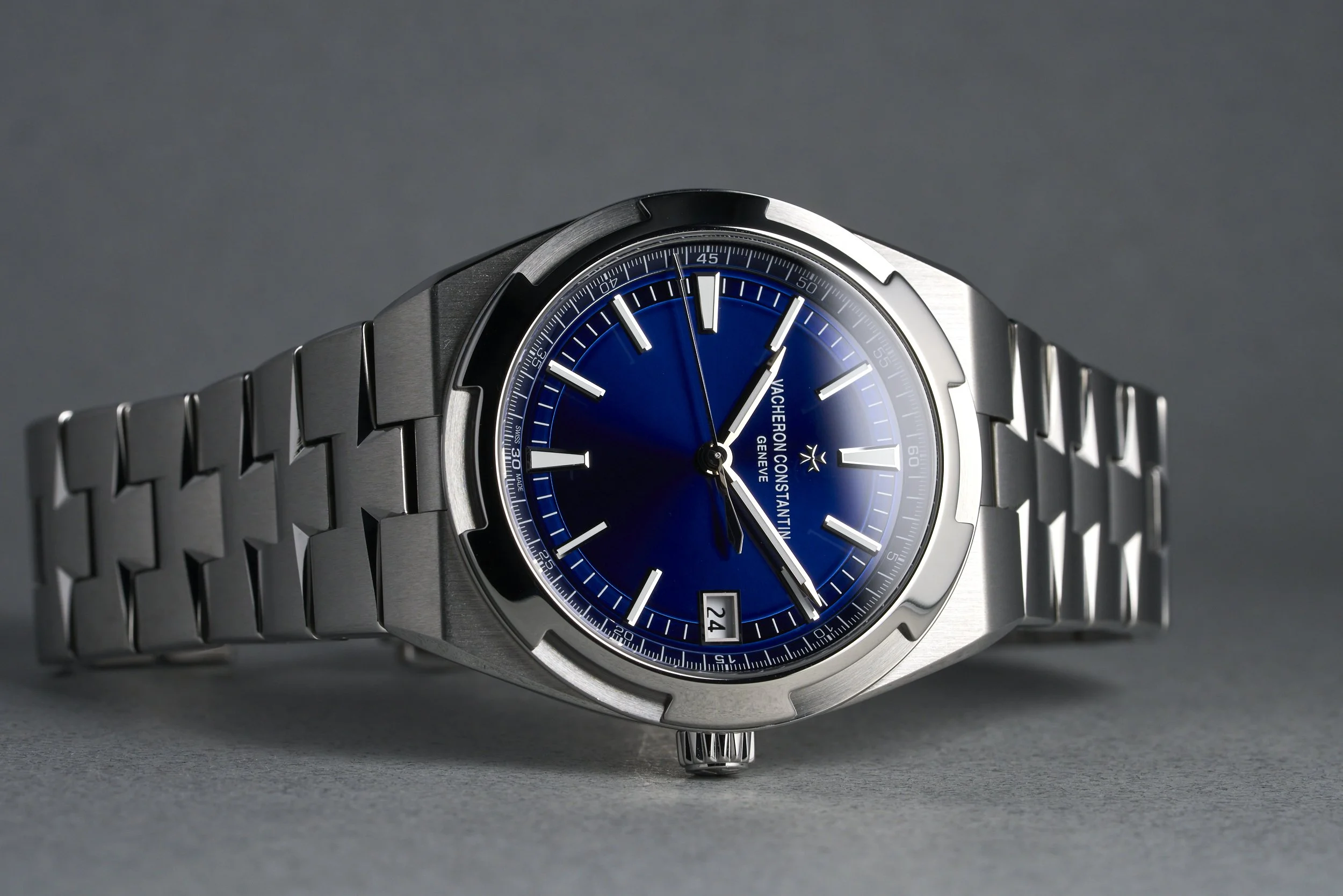 VacheronConstantin-overseas.boxpapers-4500v-blue.dial-2021-oysterpalace-OP2298-14.jpg