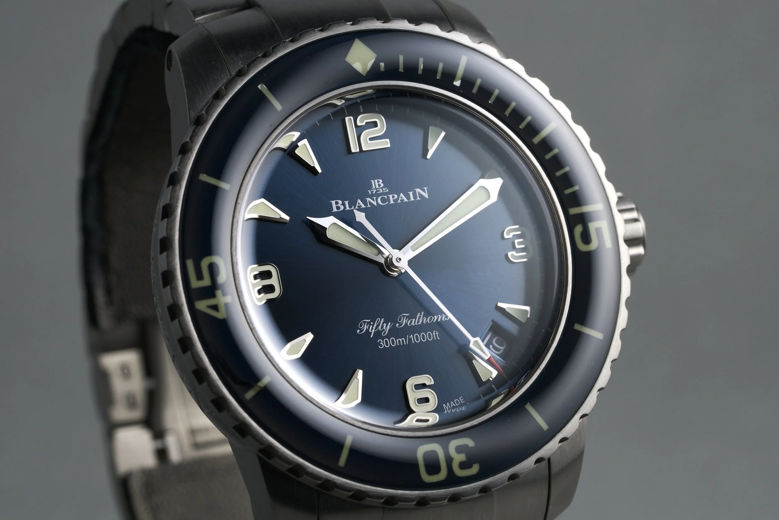 blancpain-fifty.fathoms.titanium.boxpapers-5010.12B40.98S-blue.dial-2024-oysterpalace-OP2299-04.jpg