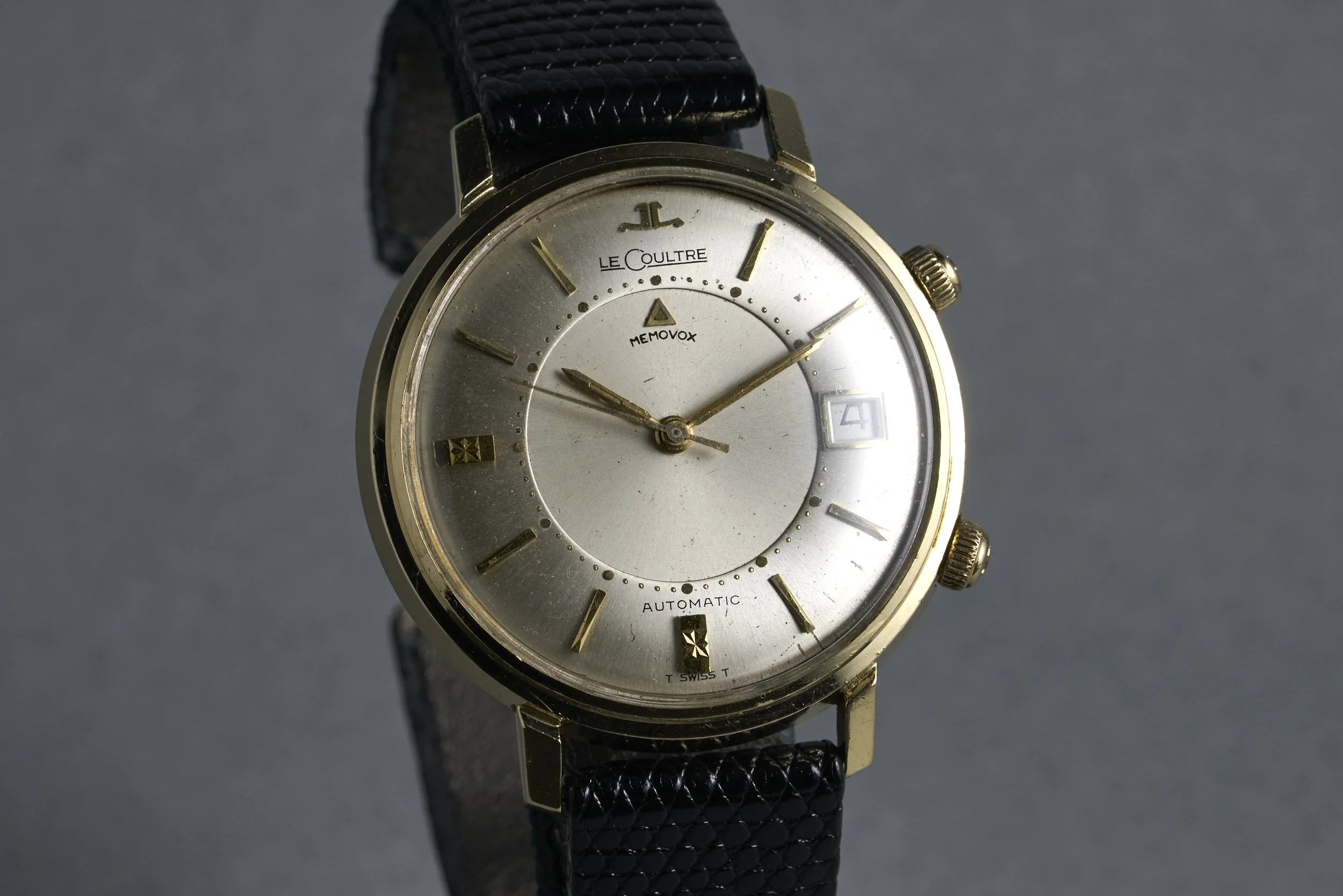 jlc-momovox.alarm.yellowgold-2672-silver.dial-1960s-oysterpalace-OP2310-02.jpg