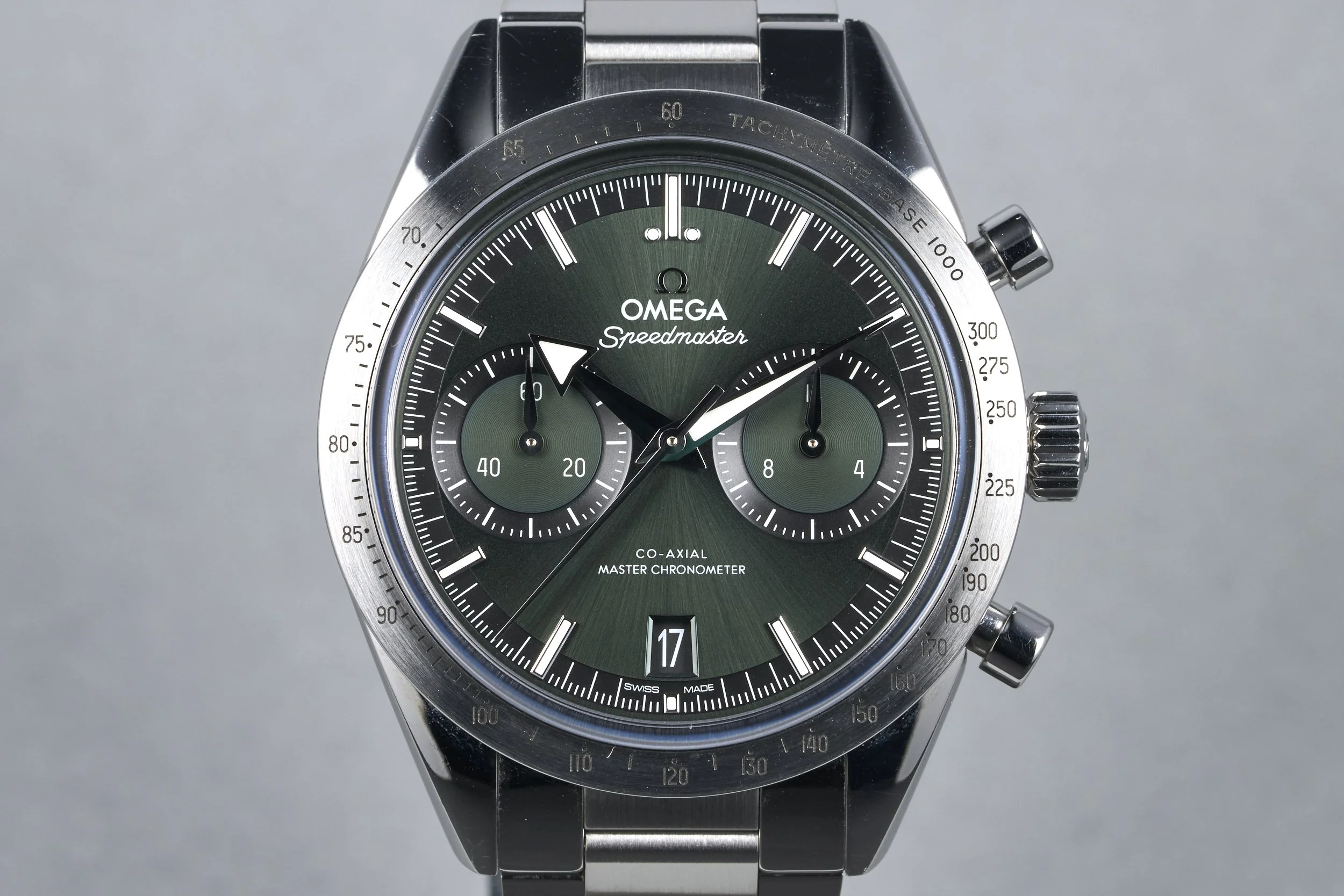 omega-speedmaster57.boxpapers-332.10.41.51.10.001-green.dial-2023-oysterpalace-OP2334-01.jpg