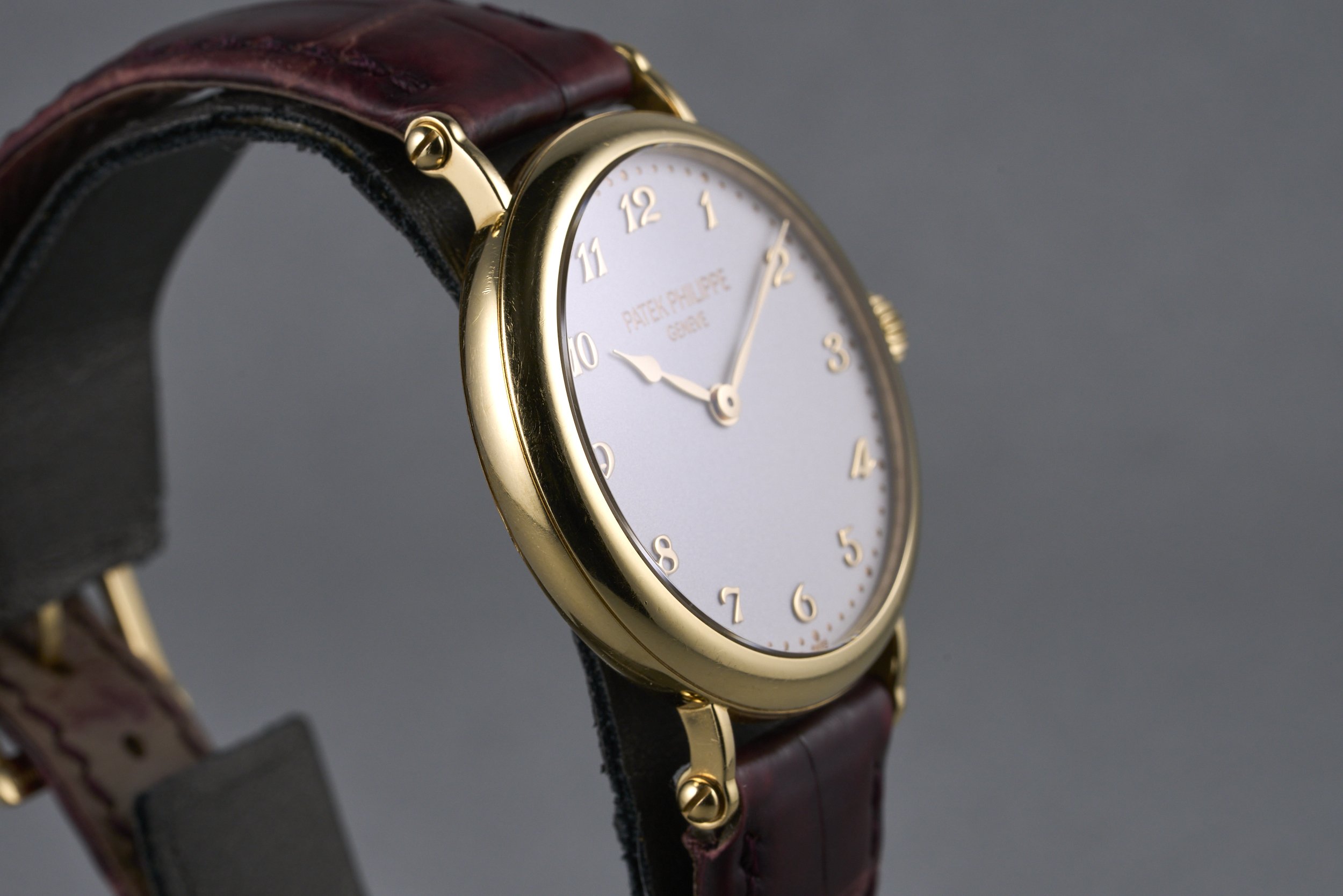 patek-calatrava.yellowgold-7200R-silver.dial-2010s-oysterpalace-OP2149-05.jpg