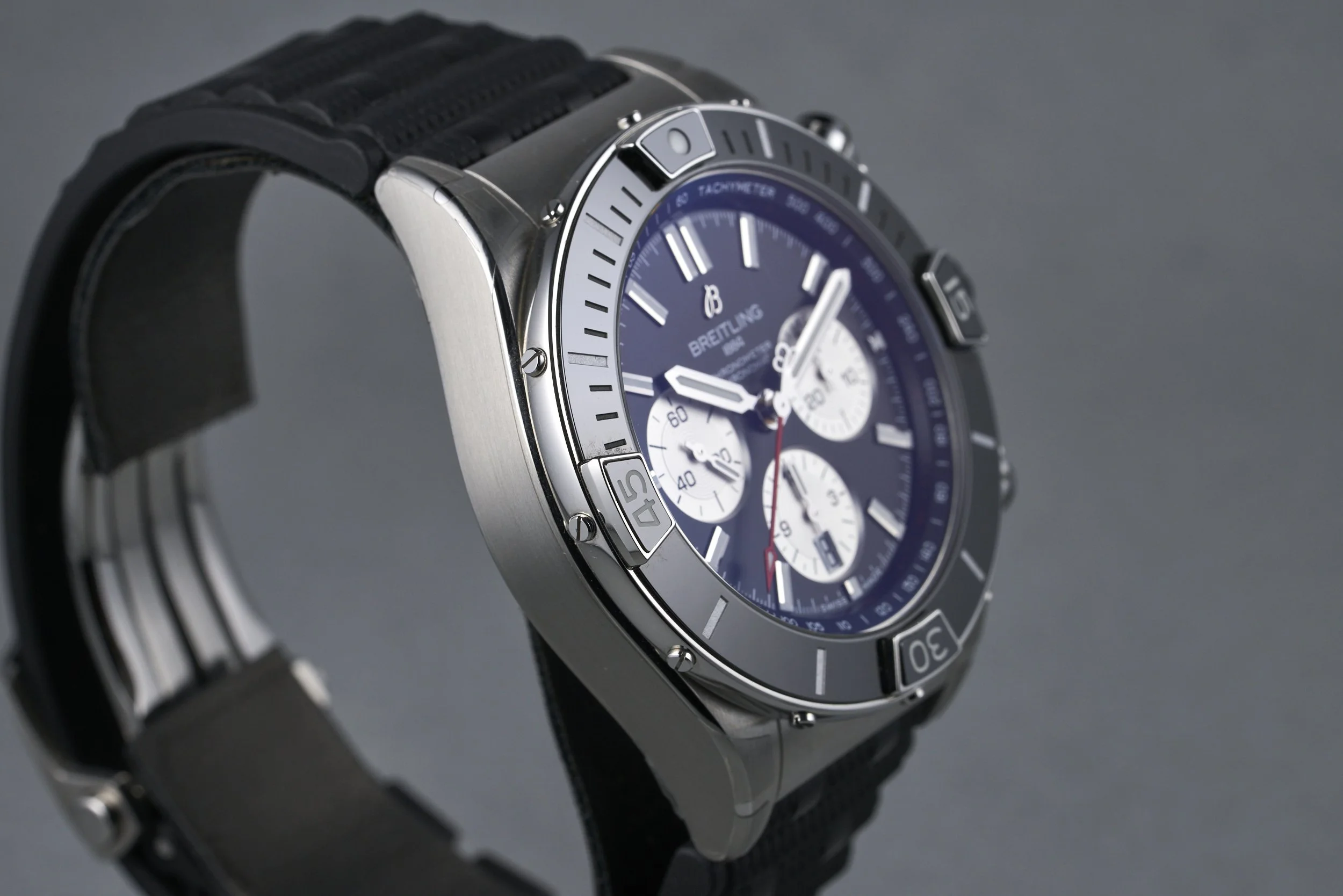 breitling-super.chronomat.B01.boxpapers-AB0136-black.dial-2024-oysterpalace-OP2162-05.jpg