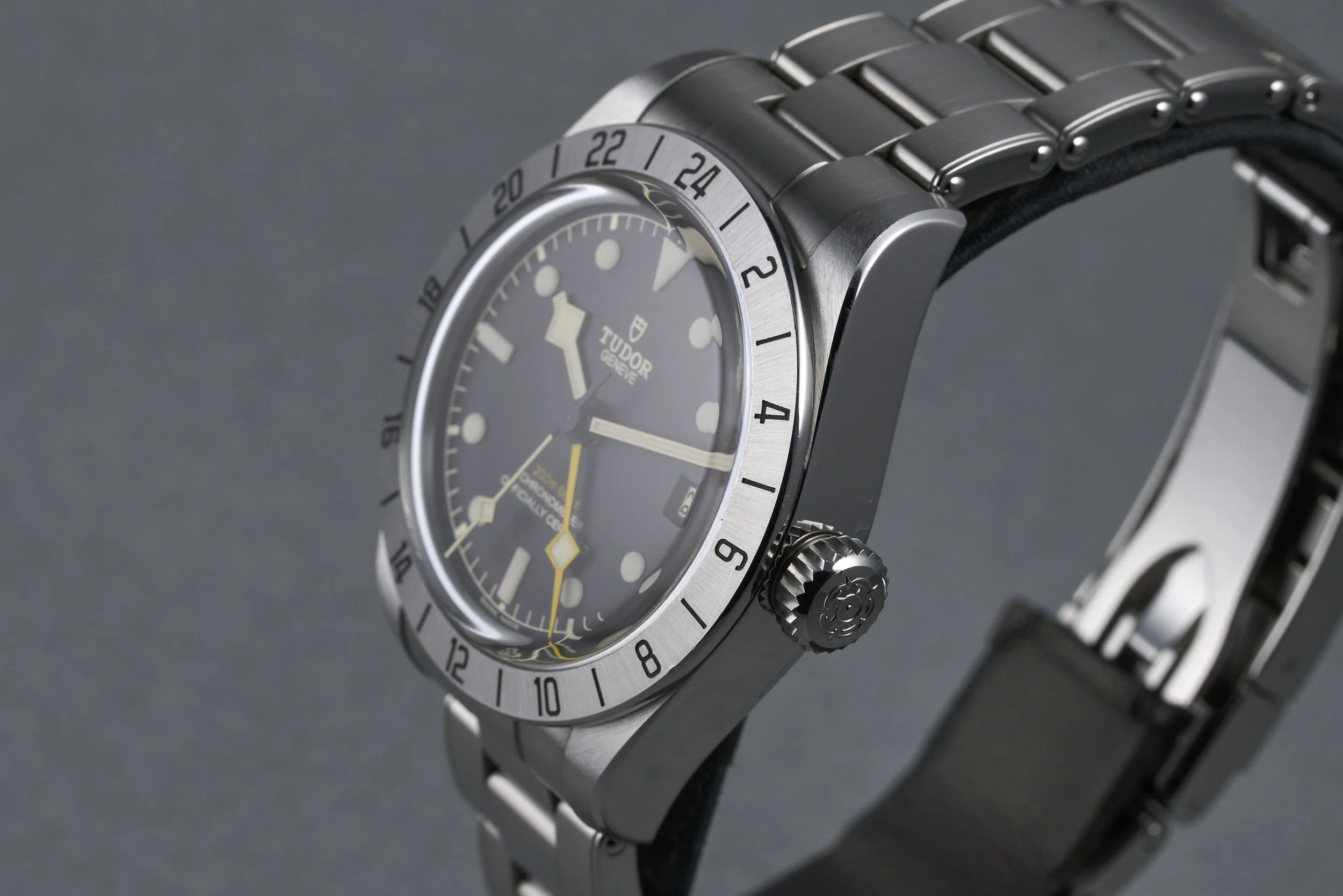 tudor-black.bay.pro.gmt.boxpapers-79470-black.dial-2023-oysterpalace-OP2286-06.jpg