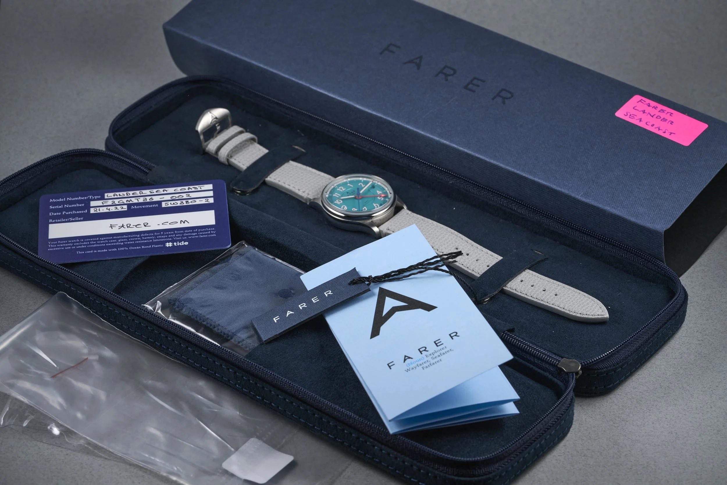farer-lander.boxpapers-seacoast-blue.dial-2022-oysterpalace-OP2251-09.jpg