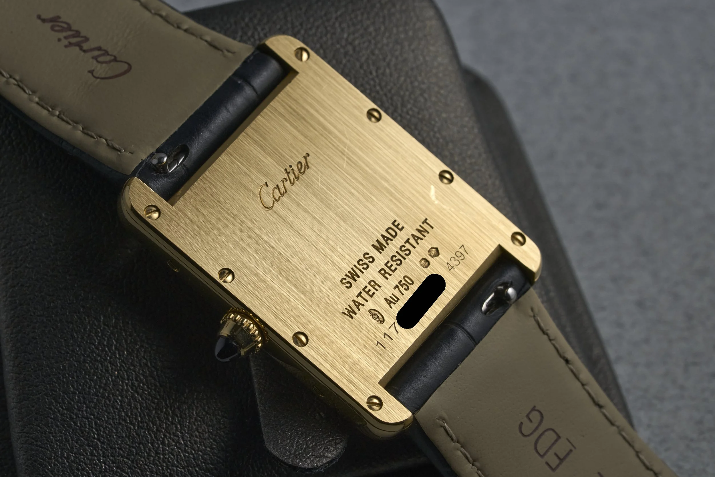 cartier-tanklouis.yellowgold.boxpaper-wgta0067-cream.dial-2023-oysterpalace-OP2182-09.jpg