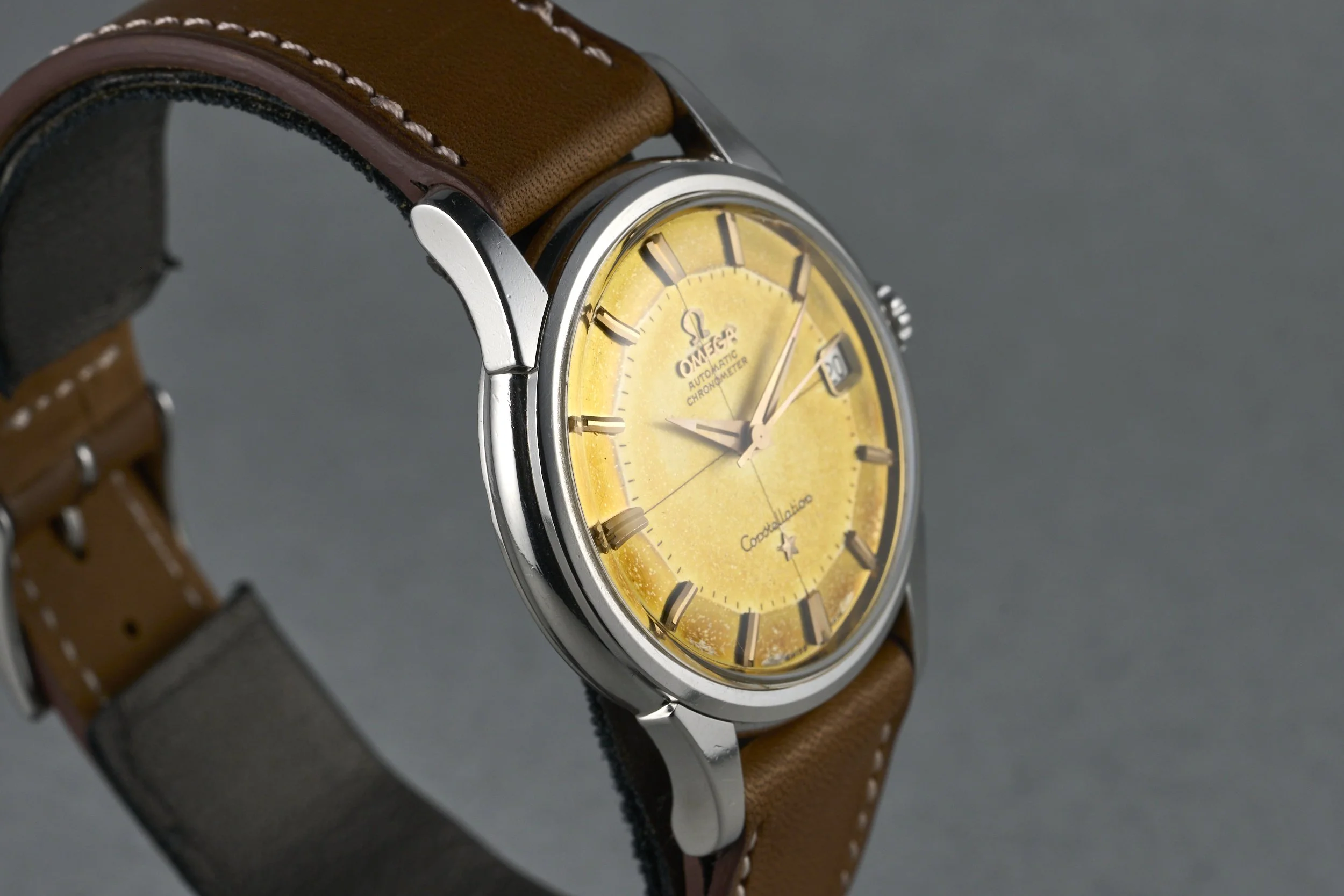 omega-constellation.twotone-14393.3-piepan.dial-1960-oysterpalace-OP2179-06.jpg