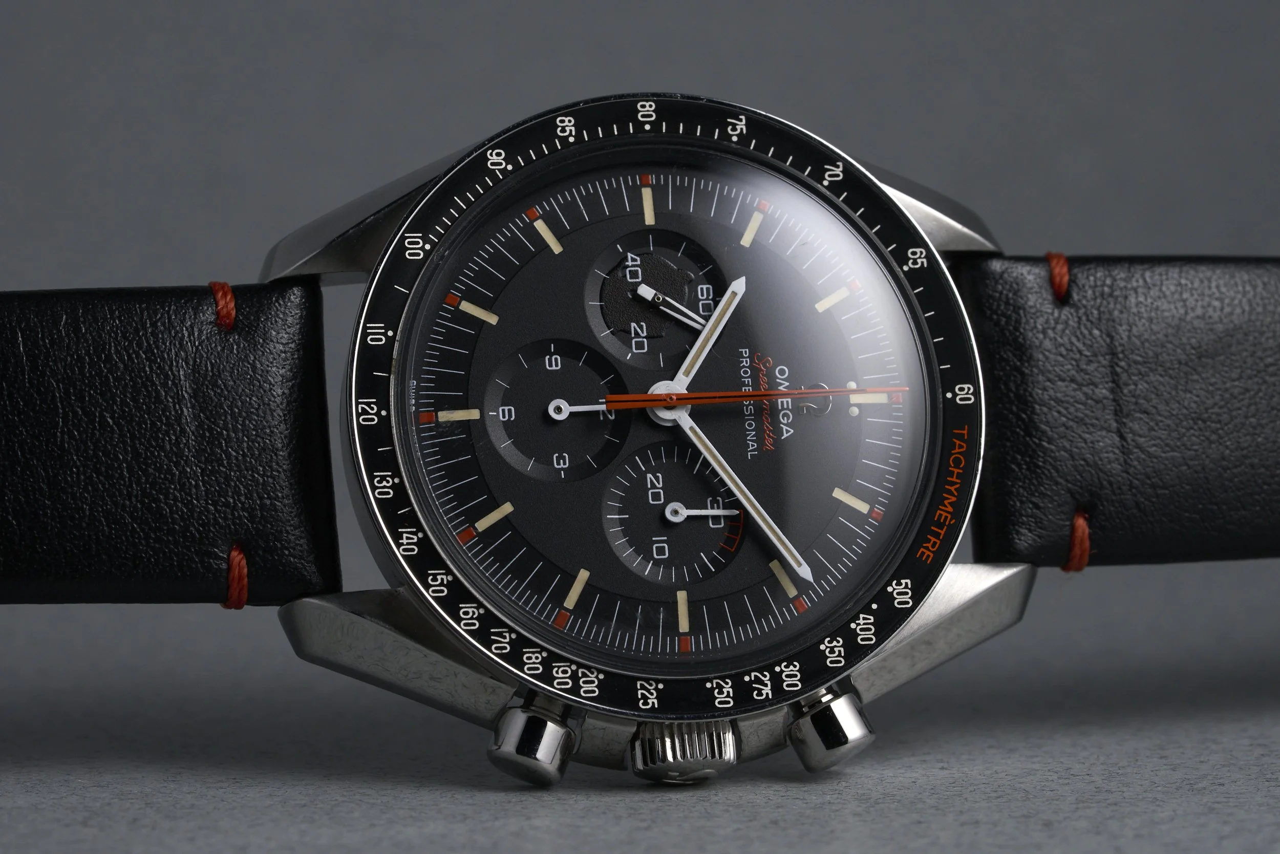 omega-speedmaster.speedytuesday.boxpapers-311.12.42.30.01.001-ultraman.dial-2018-oysterpalace-OP2282-14.jpg