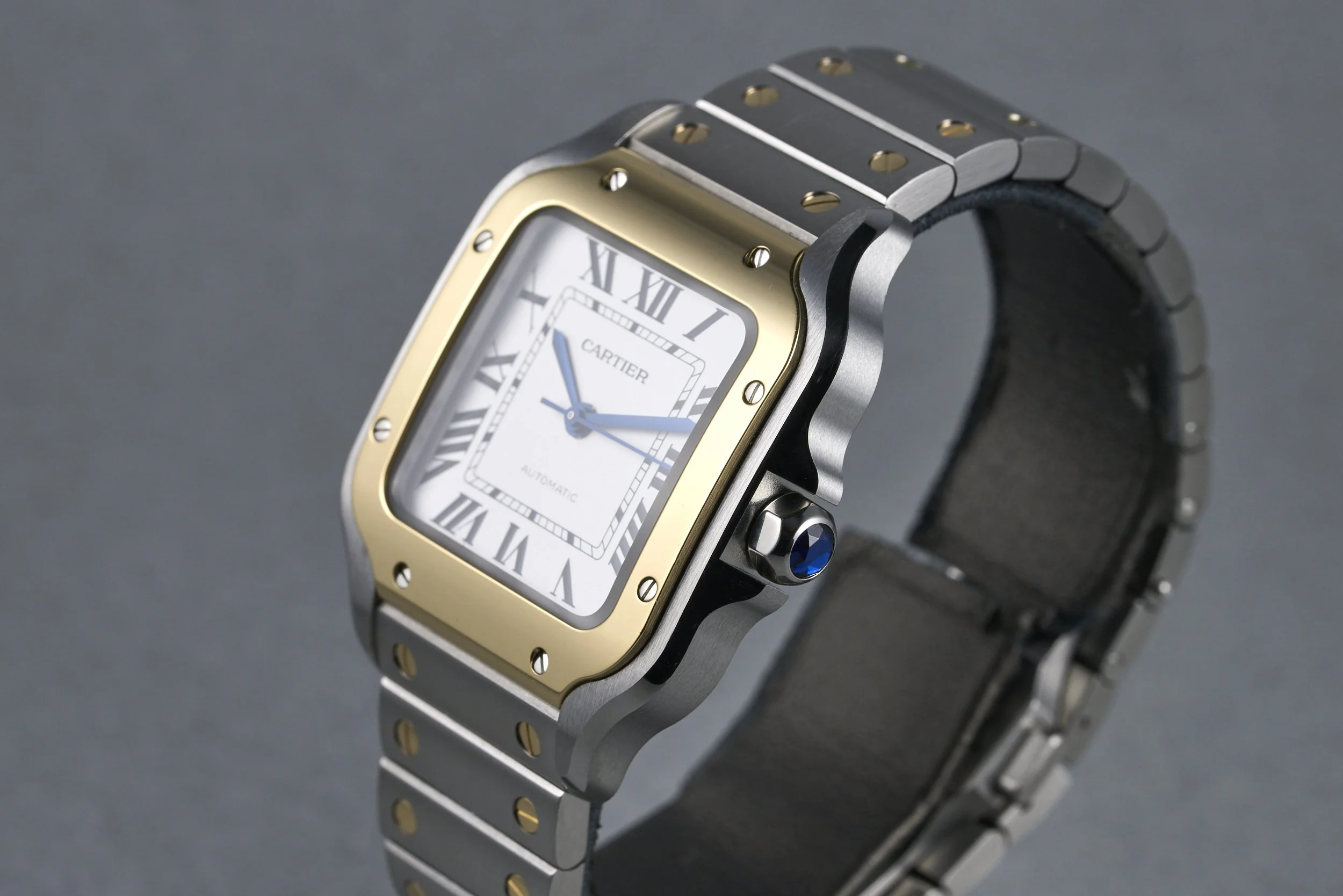 cartier-santos.medium.twotone.boxpapers-W2SA0016-silver.dial-2026-oysterpalace-OP2274-06.jpg