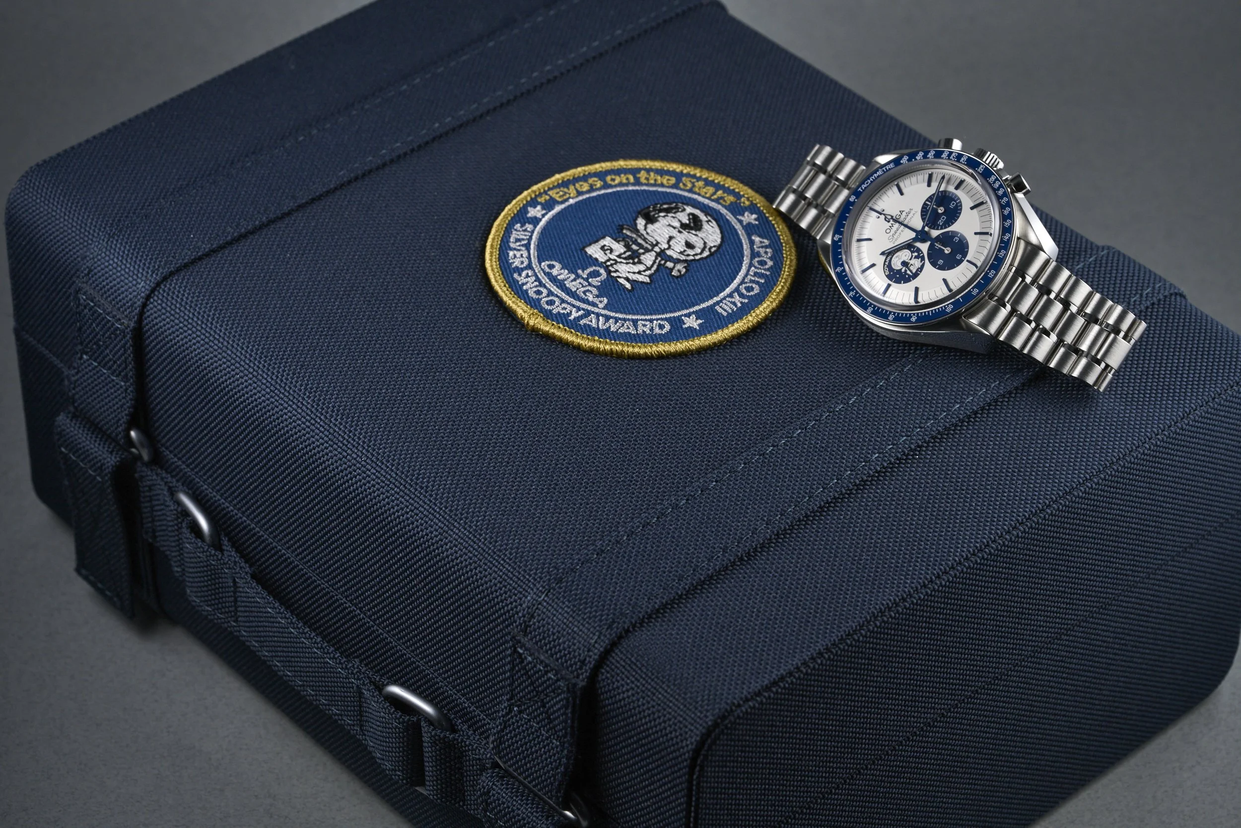 omega-speedmaster.boxpapers-310.32.42.50.02.001-silver.snoopy.50th.dial-2021-oysterpalace-OP2314-12.jpg