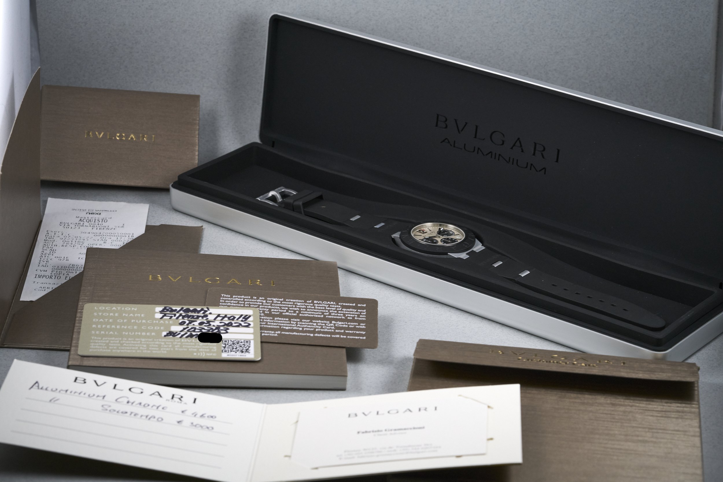 bulgari-chronograph.aluminum.boxpapers-103383-cream .dial-2022-oysterpalace-OP2322-10.jpg