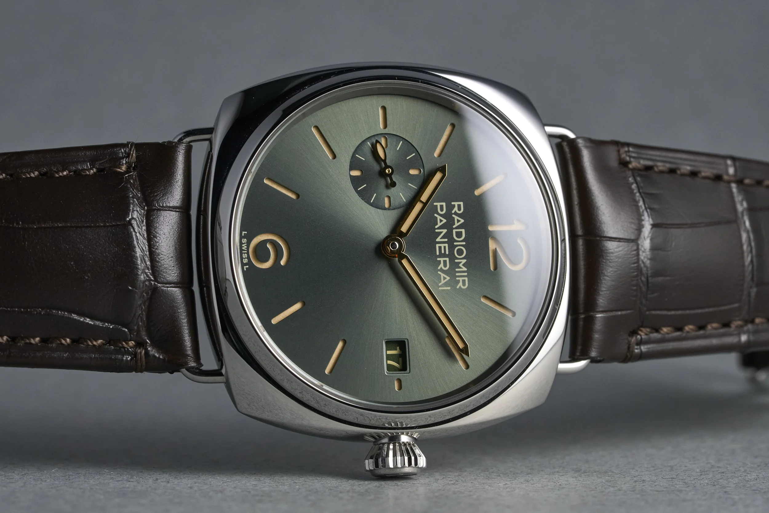 panerai-quaranta.boxpapers-PAM01573-green.dial-2025-oysterpalace-OP2345-10.jpg