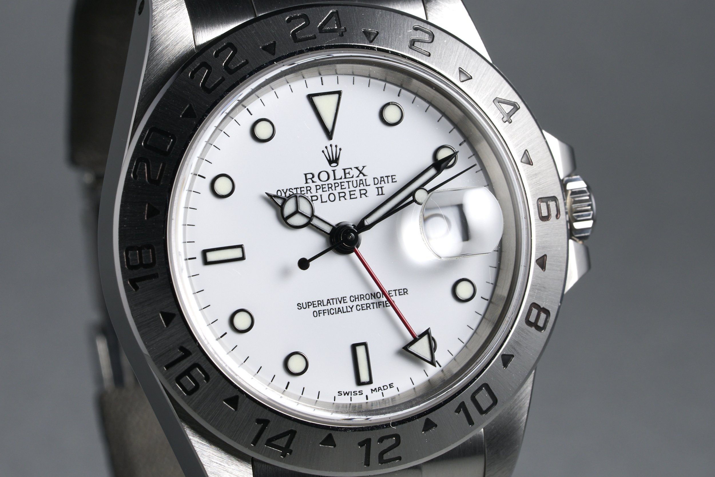 rolex-explorerii.rscpapers-16570-white.dial-2000-oysterpalace-OP2227-04.jpg