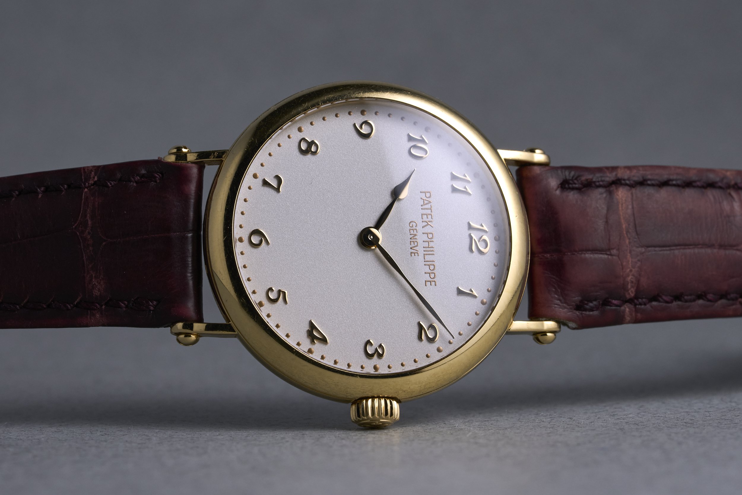 patek-calatrava.yellowgold-7200R-silver.dial-2010s-oysterpalace-OP2149-11.jpg
