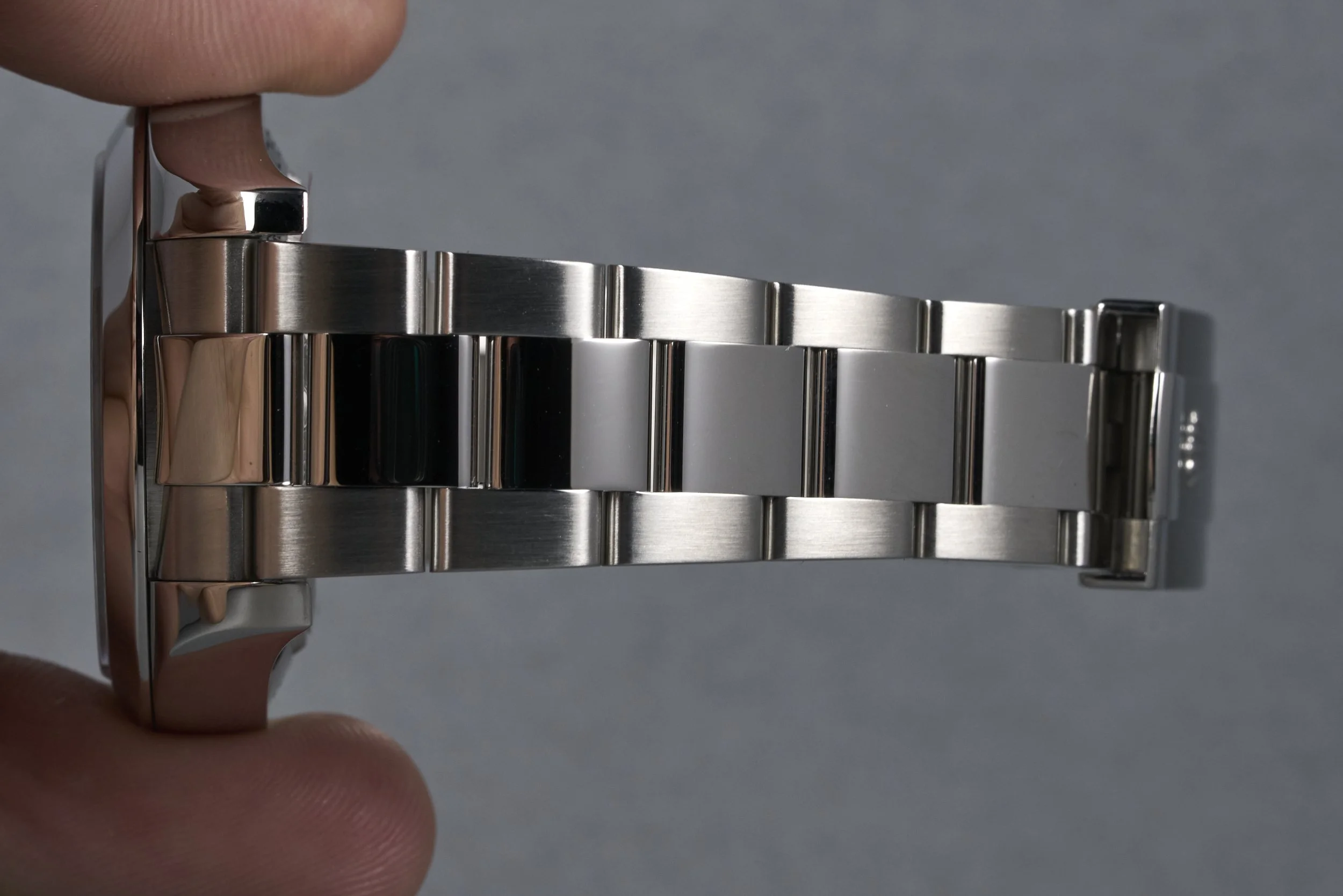 rolex-milgauss.papers-116400-black.dial-2009.V-oysterpalace-OP2293-08.jpg