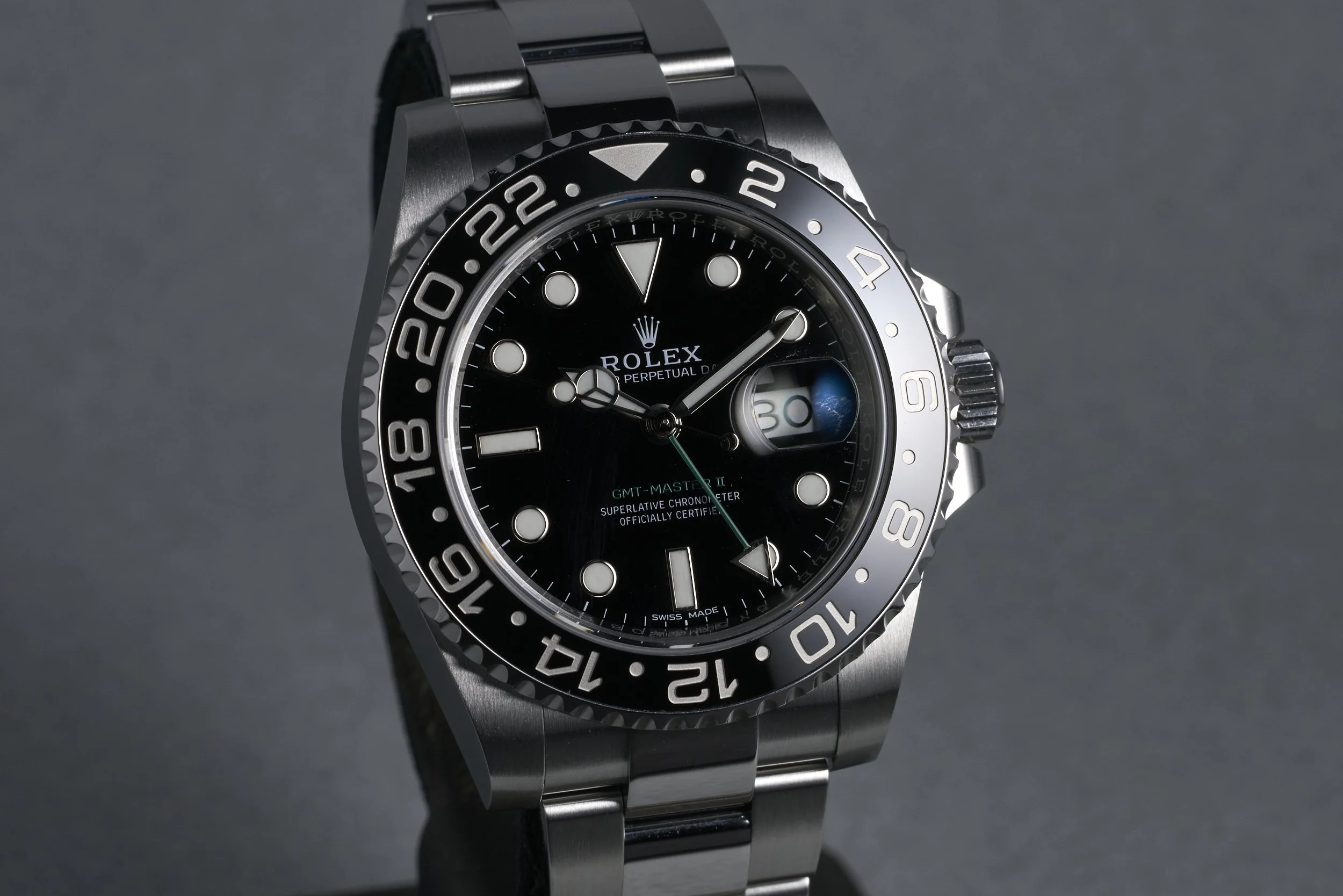 rolex-gmtii-116710ln-black.dial-random-oysterpalace-OP2208-02.jpg