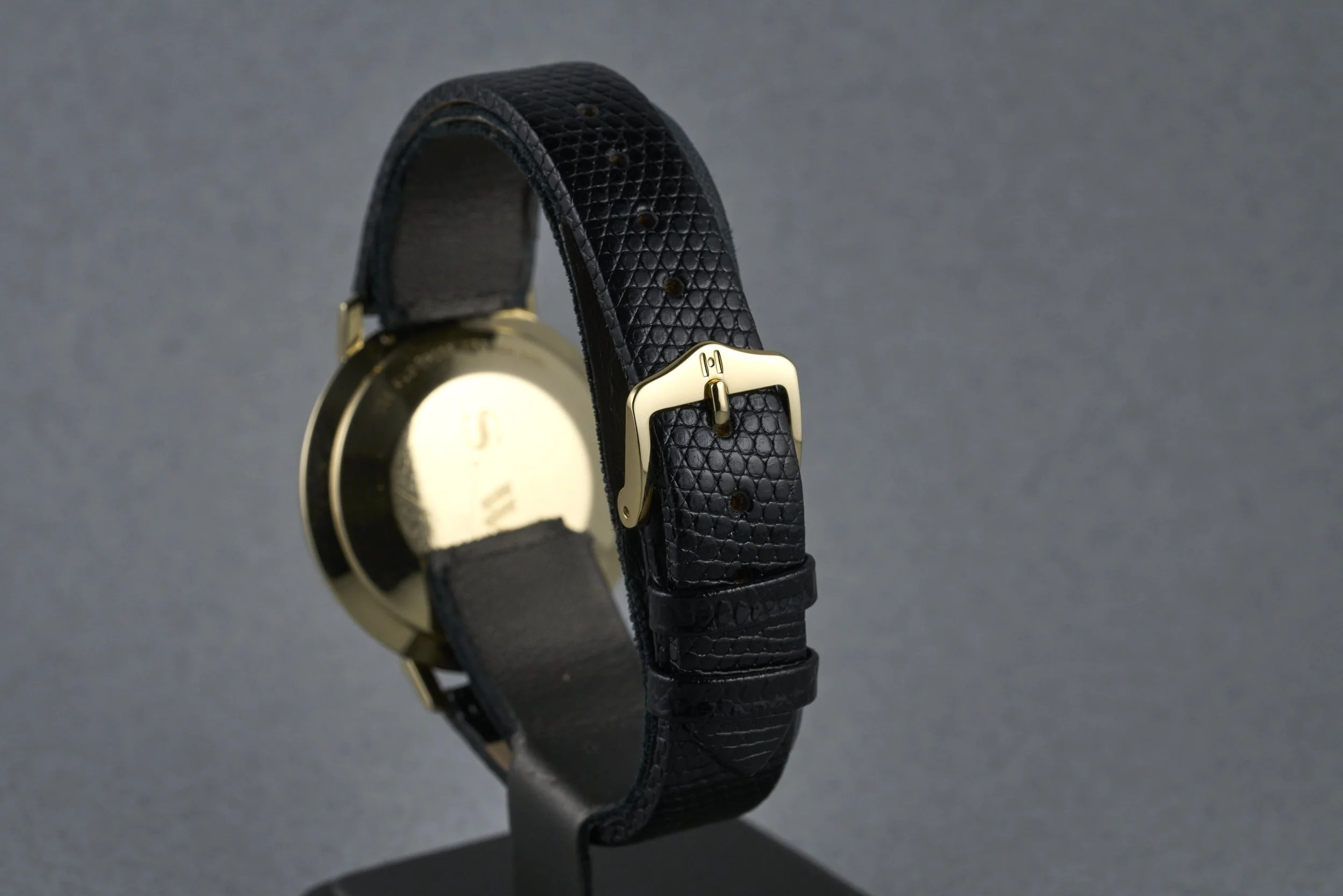 jlc-momovox.alarm.yellowgold-2672-silver.dial-1960s-oysterpalace-OP2310-08.jpg