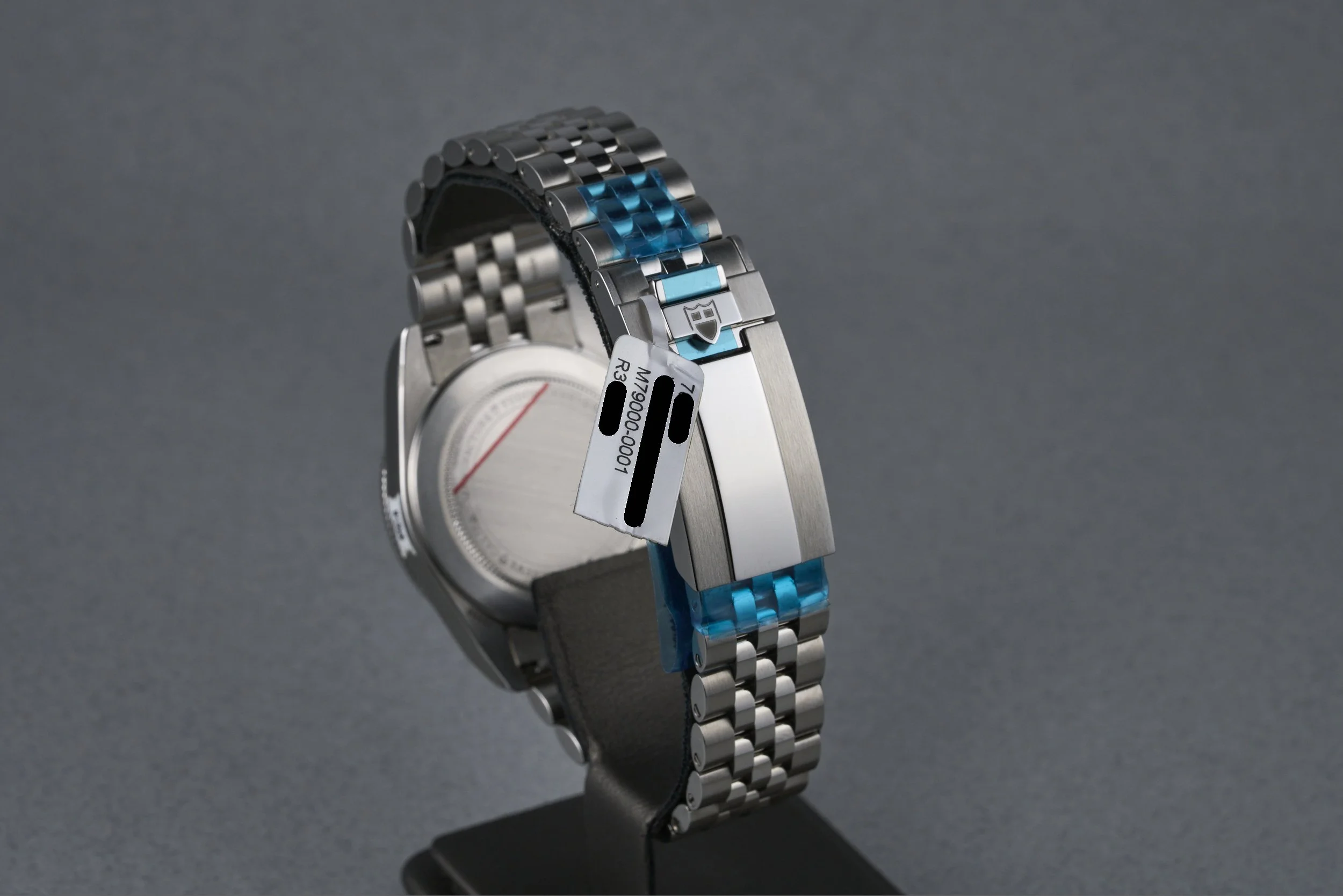 tudor-blackbay54.boxpaper-79000-blue.dial-2025-oysterpalace-OP2181-08.jpg