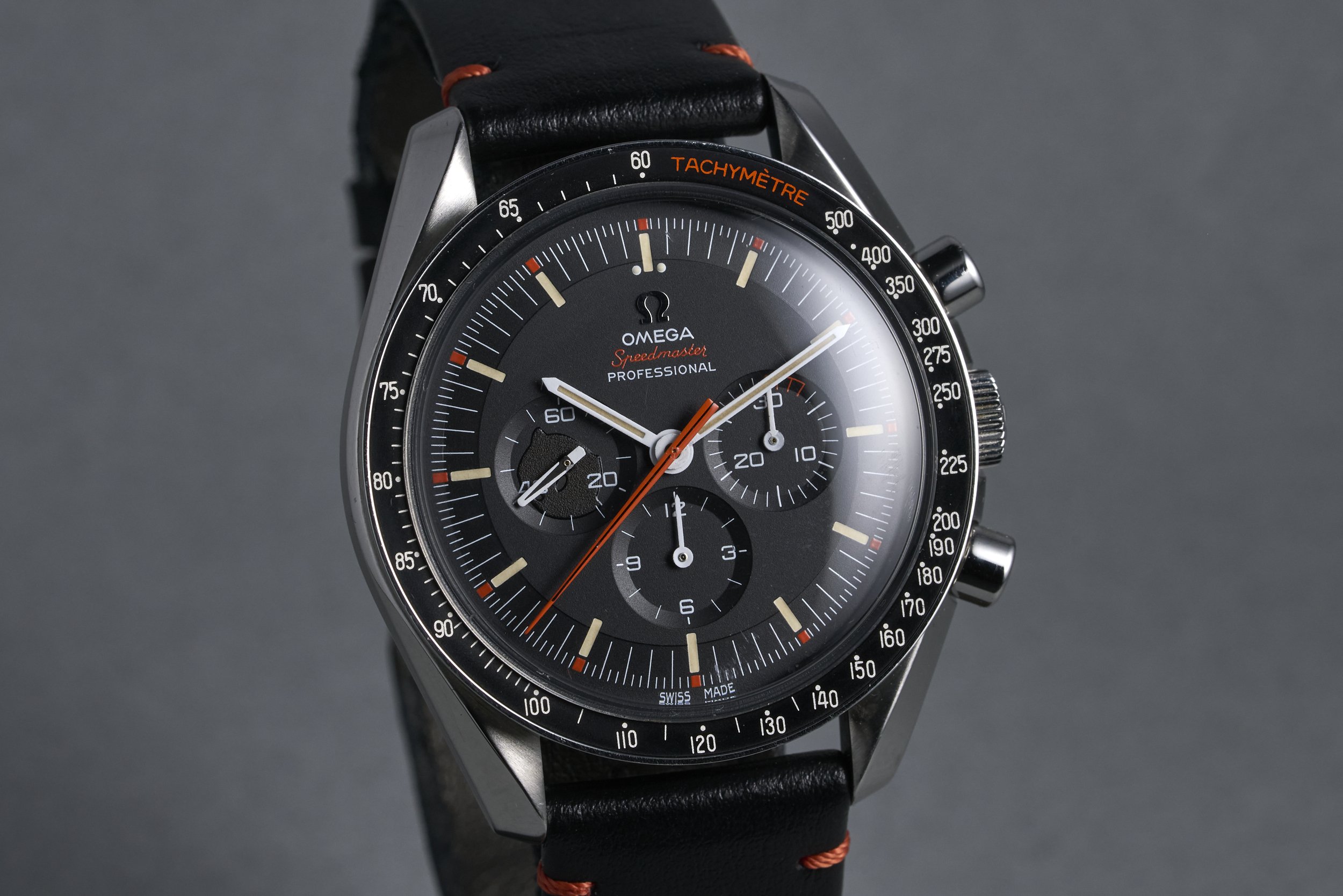 omega-speedmaster.speedytuesday.boxpapers-311.12.42.30.01.001-ultraman.dial-2018-oysterpalace-OP2282-02.jpg