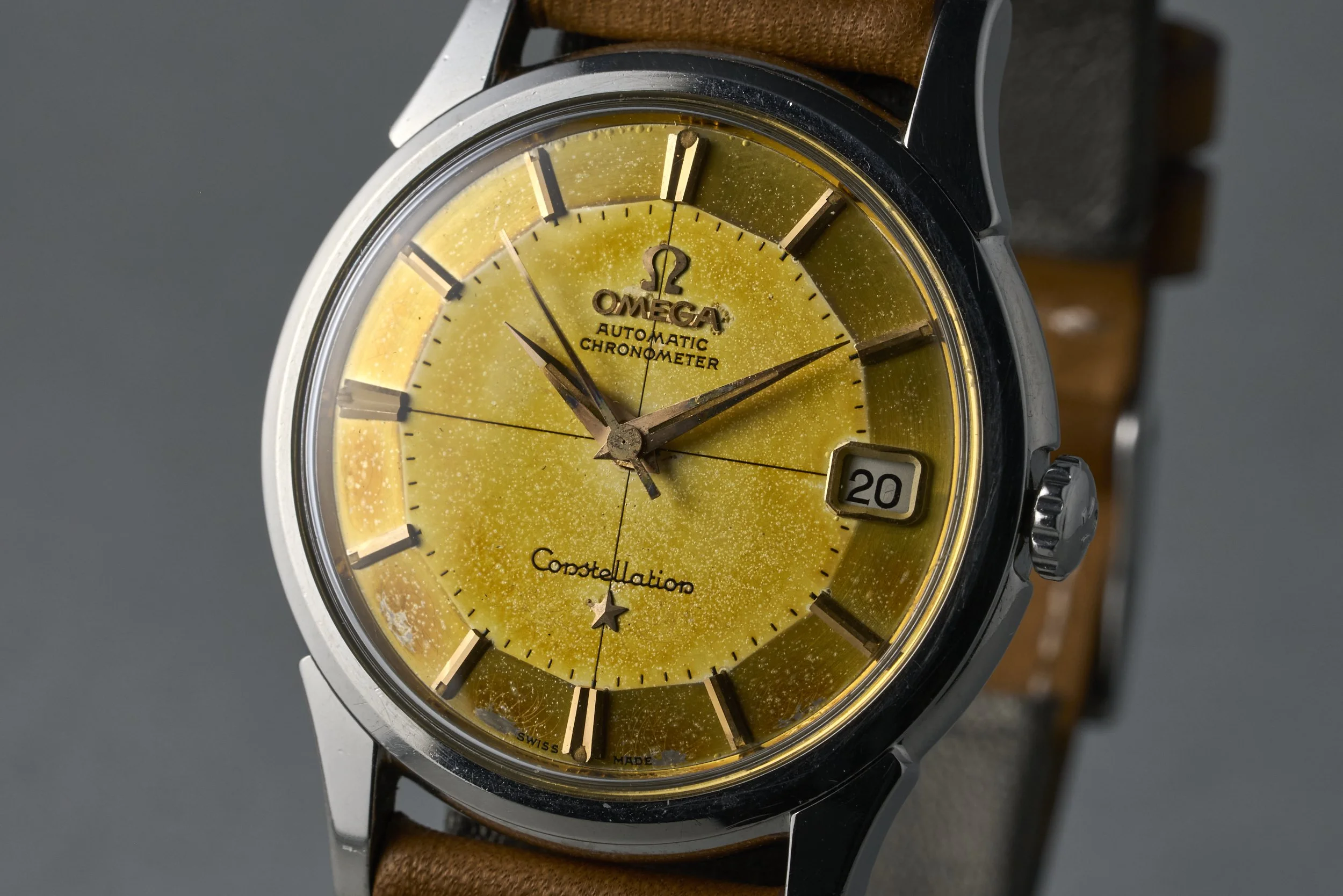 omega-constellation.twotone-14393.3-piepan.dial-1960-oysterpalace-OP2179-05.jpg