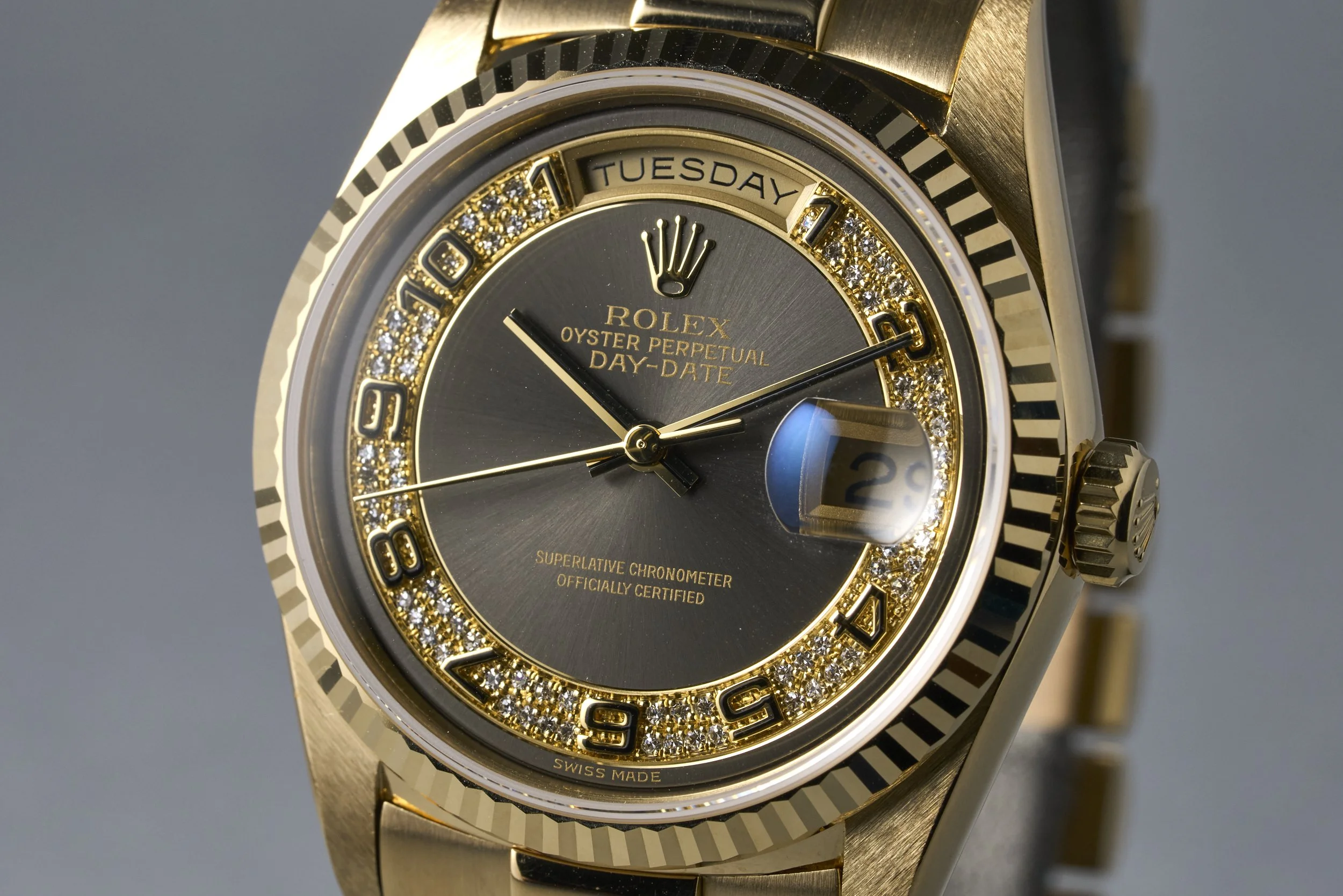 rolex-daydate.yellowgold.rscpapers-18238-arabic.myriad.dial-1988.L-oysterpalace-OP2283-05.jpg