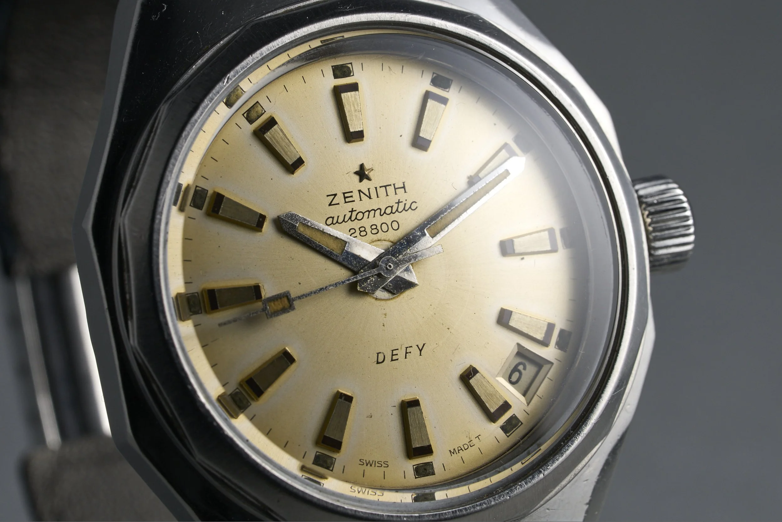 zenith-defy-01.0902.290-silver.dial-1970s-oysterpalace-OP2192-04.jpg
