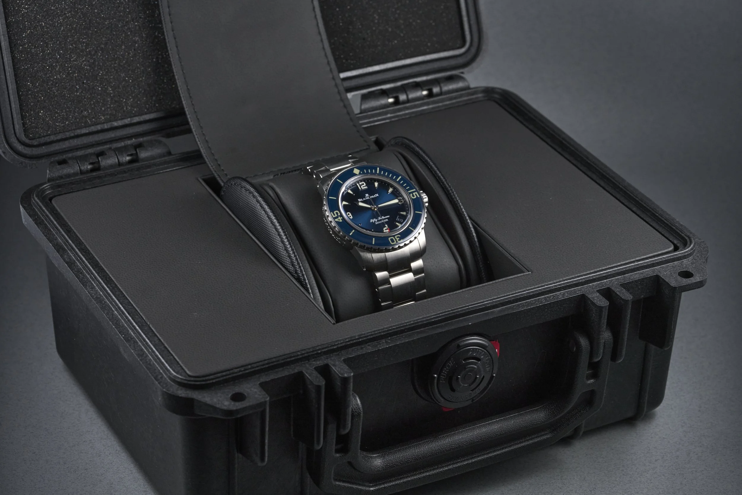 blancpain-fifty.fathoms.titanium.boxpapers-5010.12B40.98S-blue.dial-2024-oysterpalace-OP2299-12.jpg