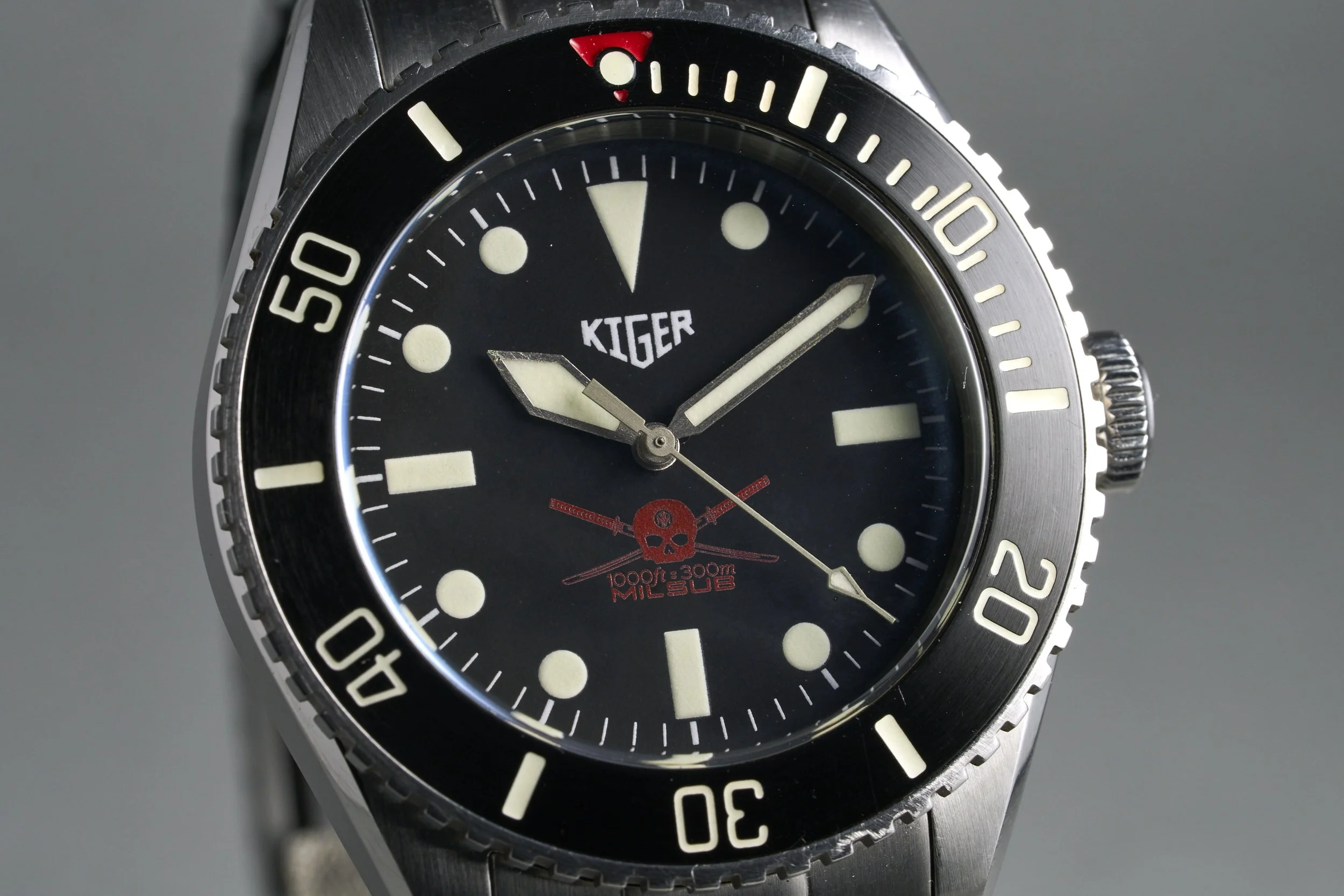 kiger-milsub.limeted.edition.box-milsub-black.dial-2019-oysterpalace-OP2295-04.jpg