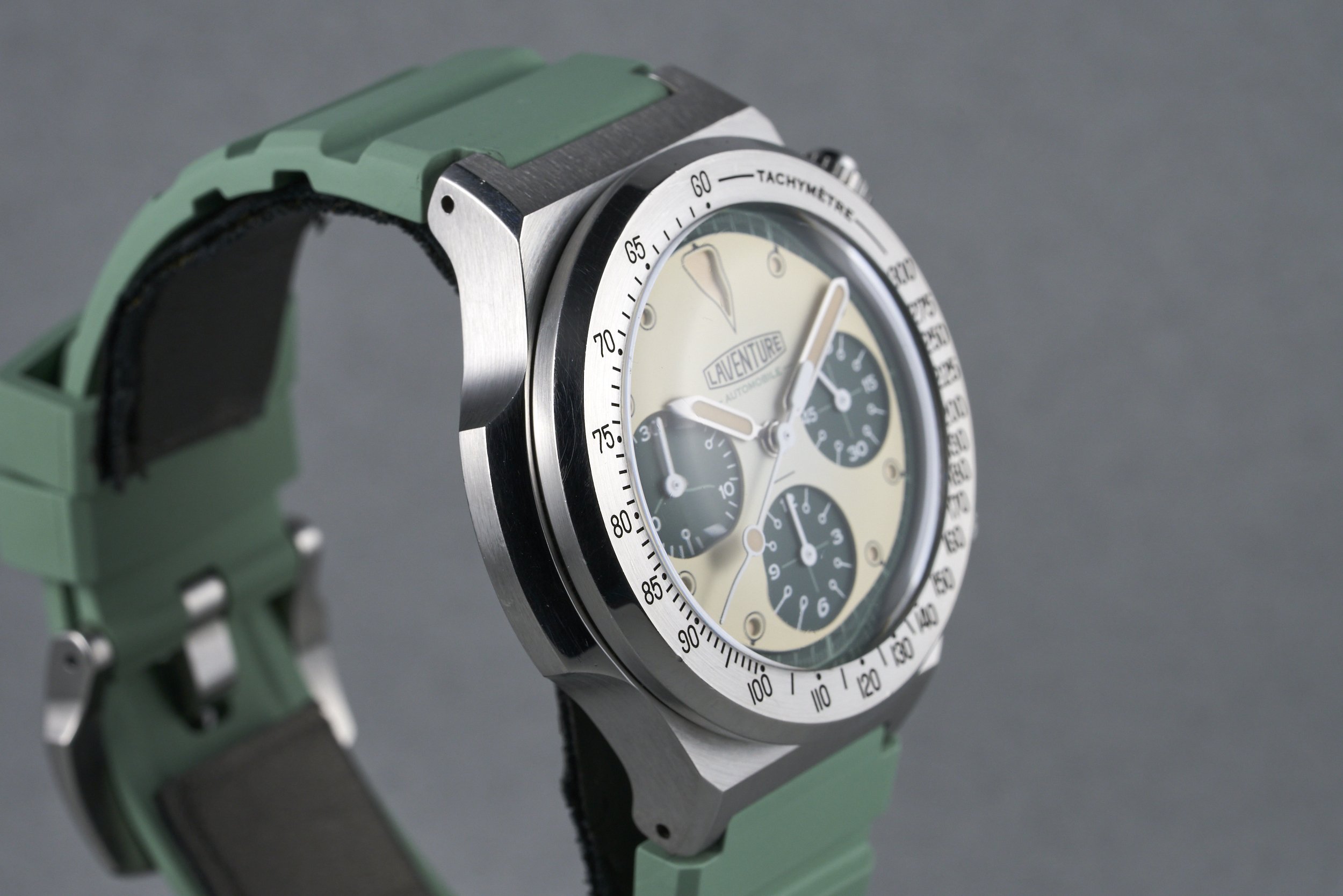 laventure-automobile.boxpapers-chrono-white.dial-2023-oysterpalace-OP2308-05.jpg